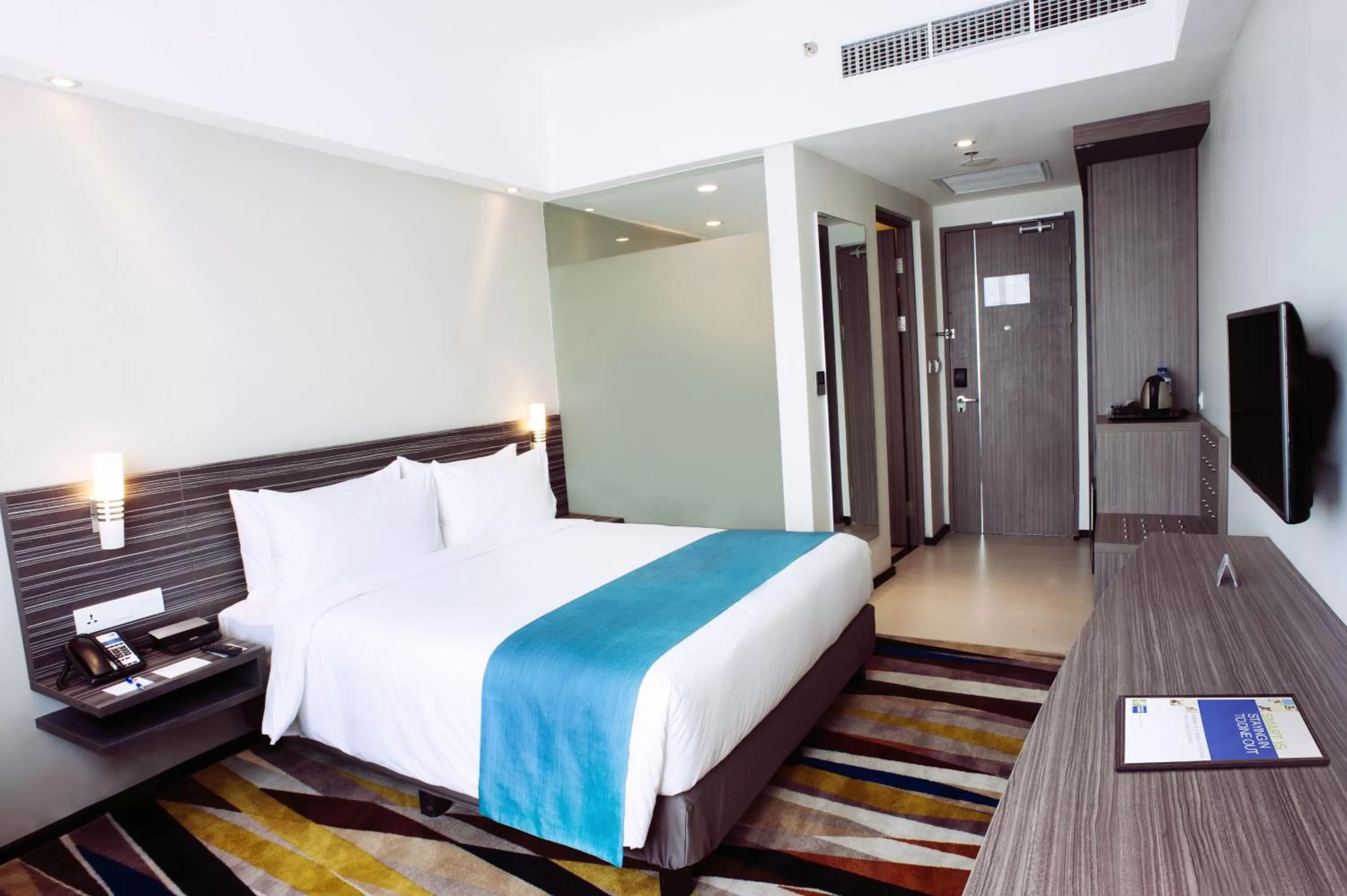 Queen Room - Non-Smoking in Holiday Inn Express Surabaya CenterPoint, an IHG Hotel