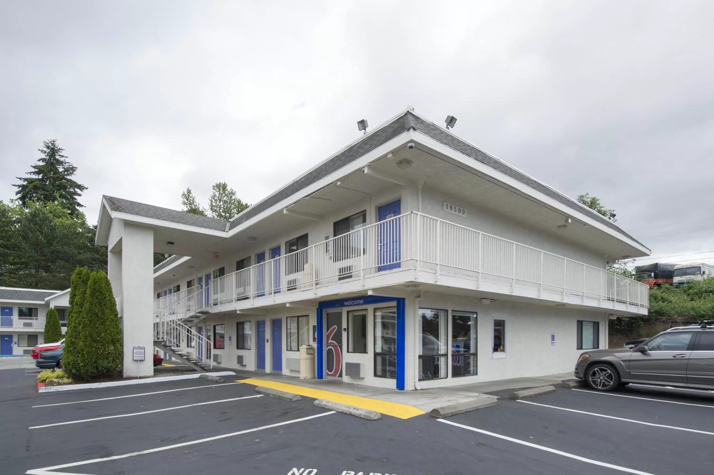 Property building in Motel 6-Seattle, WA - Airport