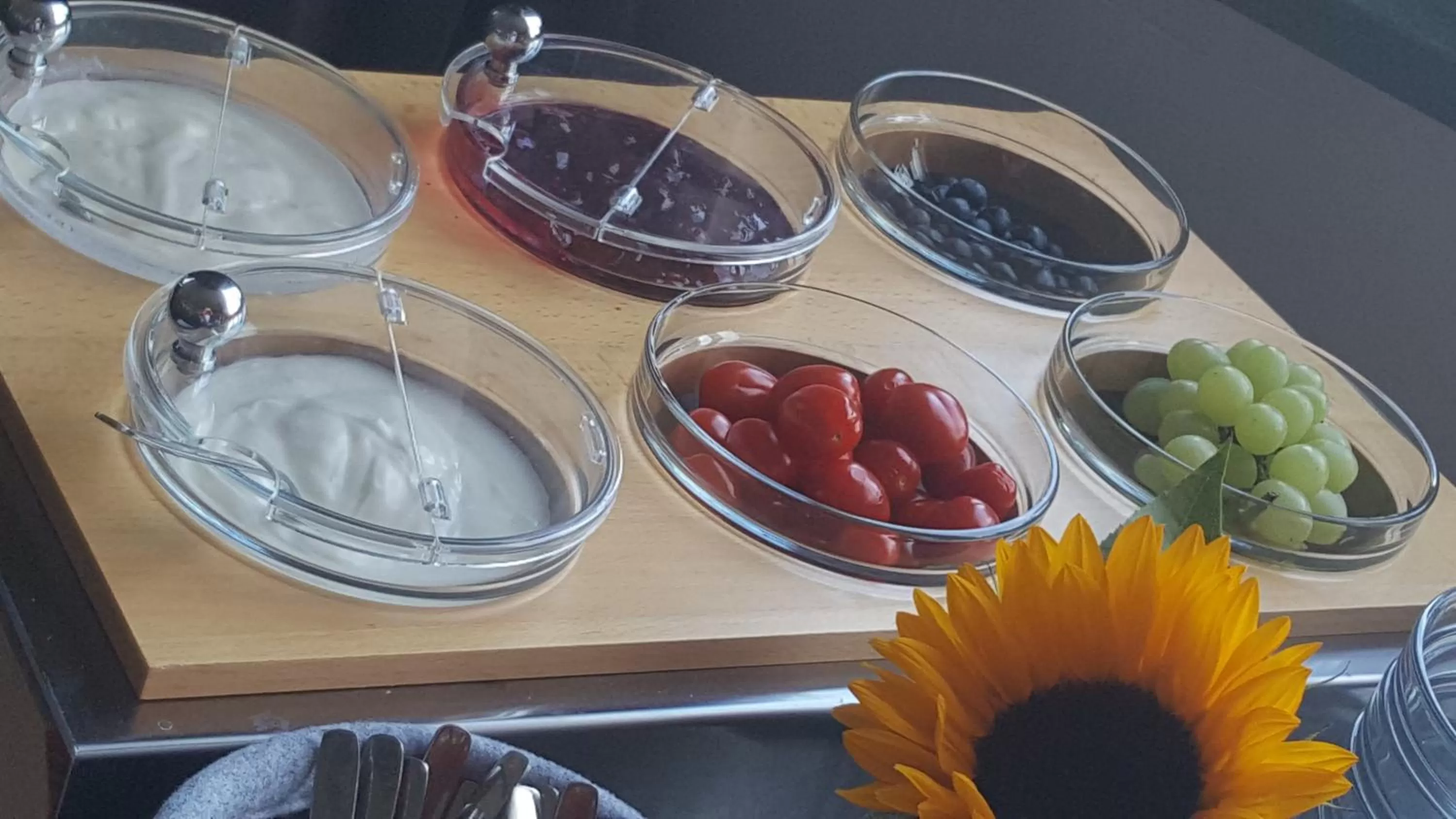 Continental breakfast in Villa & Hotel Am Park