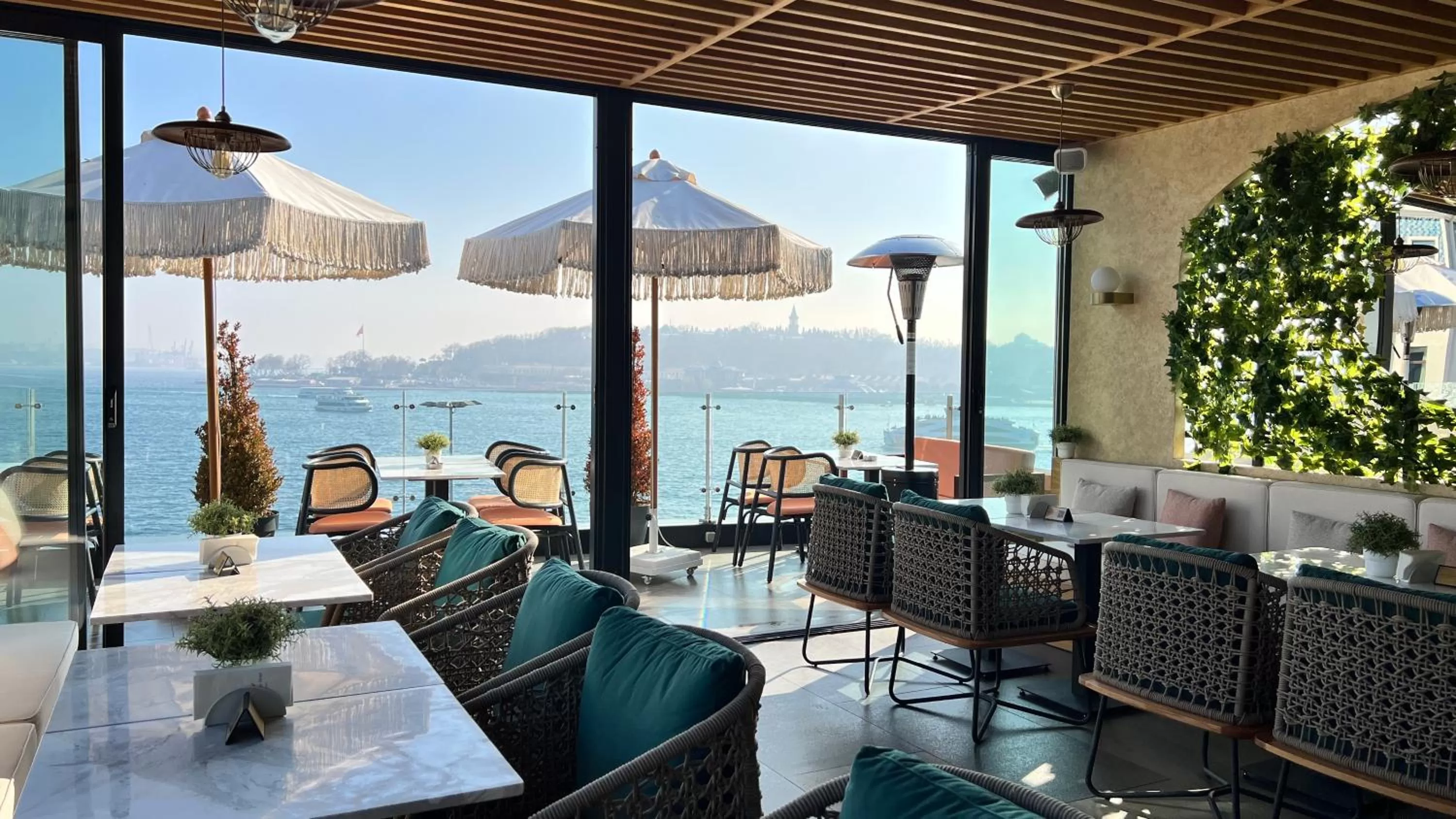 Restaurant/places to eat in The Wings Hotel Istanbul