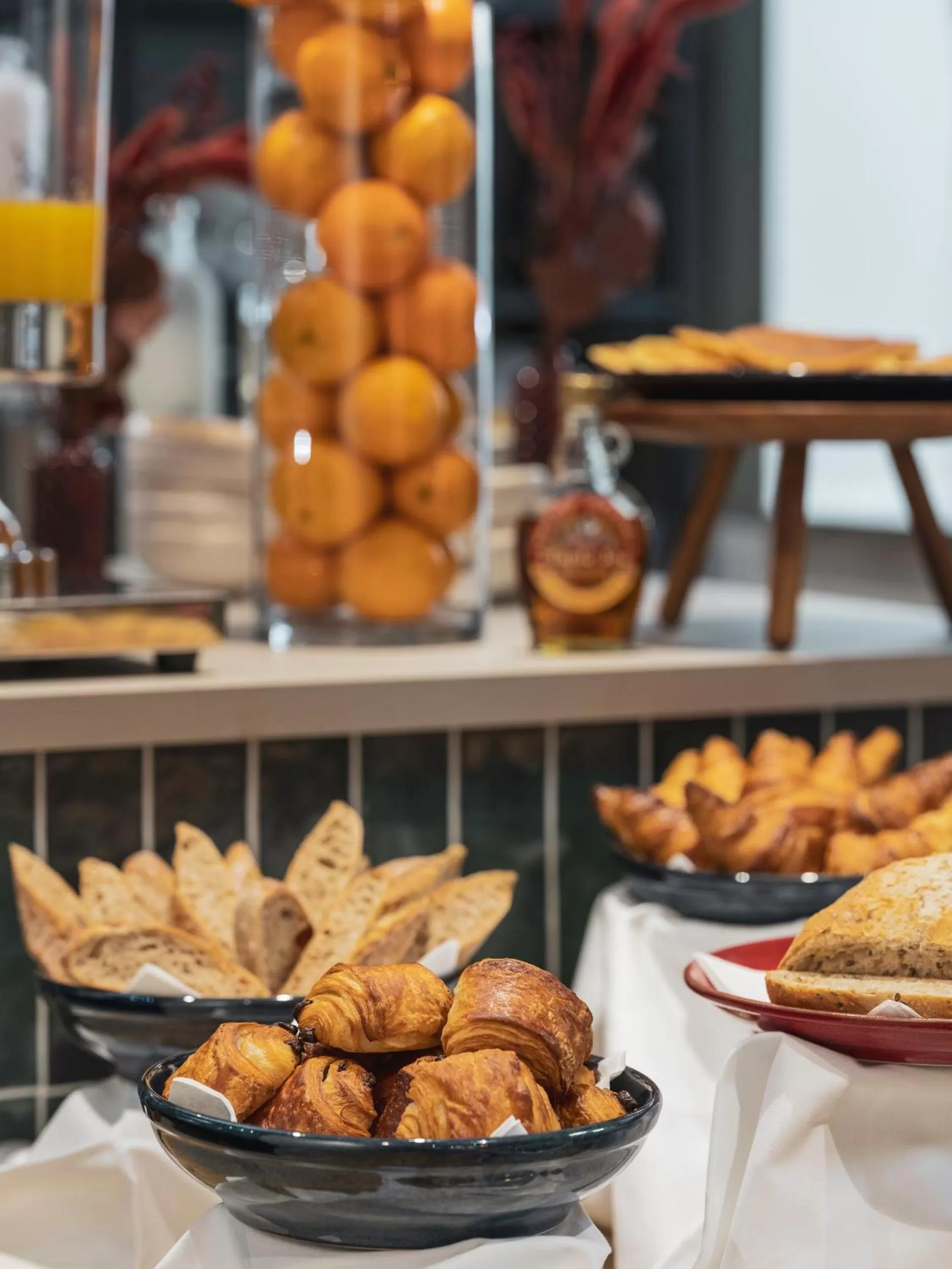 Buffet breakfast in La Belle Ville