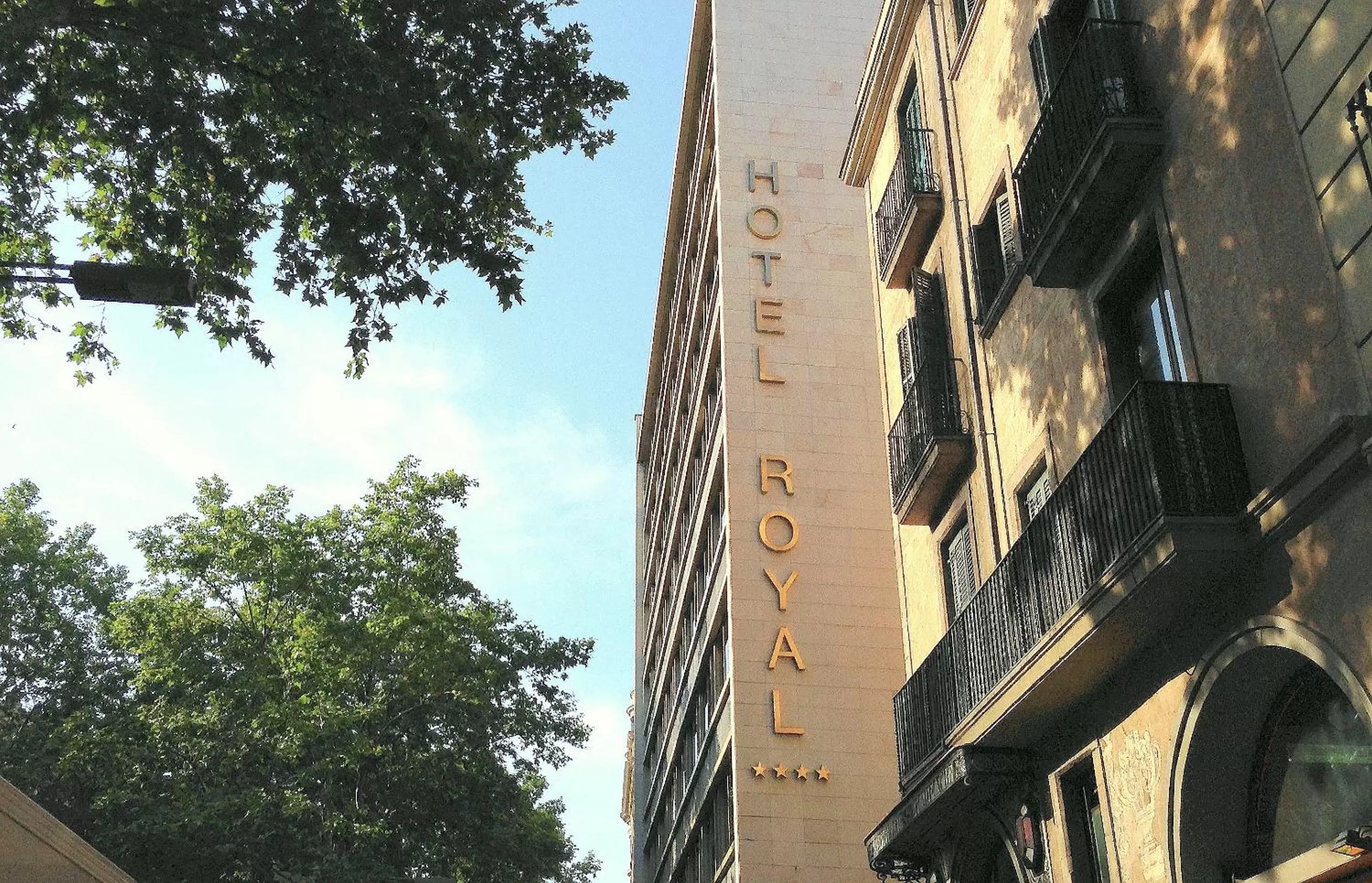 Property building in Royal Ramblas