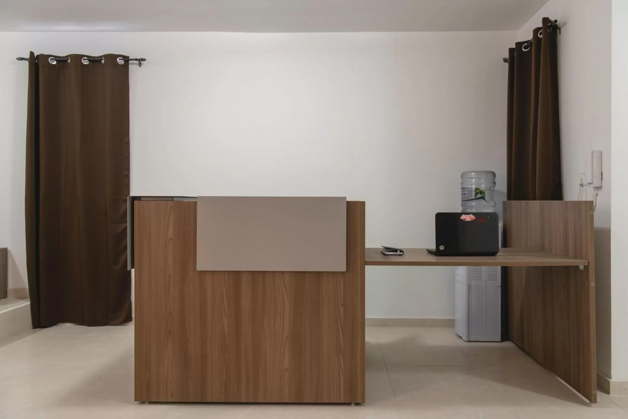 Text overlay in Mon-Chery