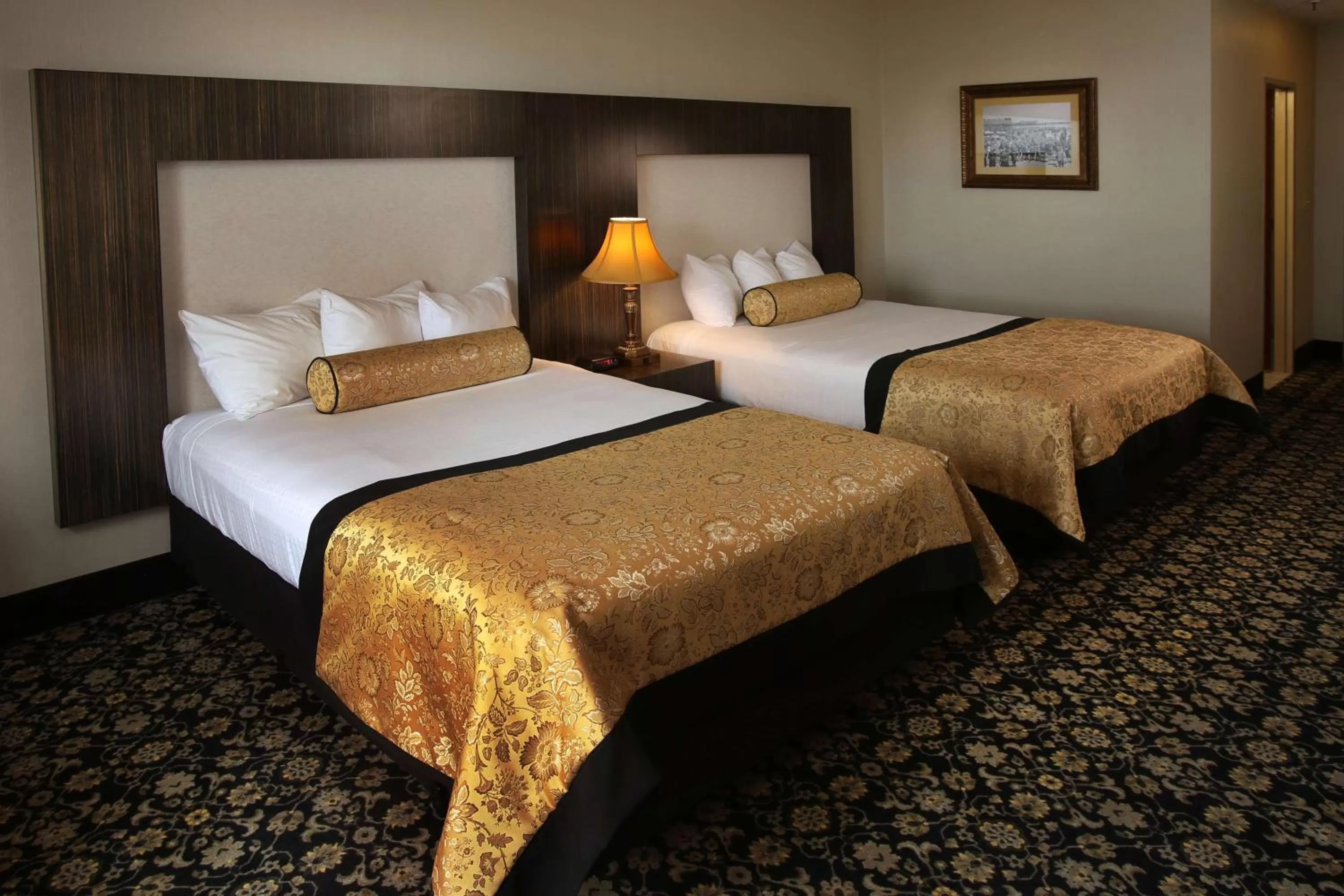 Photo of the whole room, Bed in The Claridge Hotel