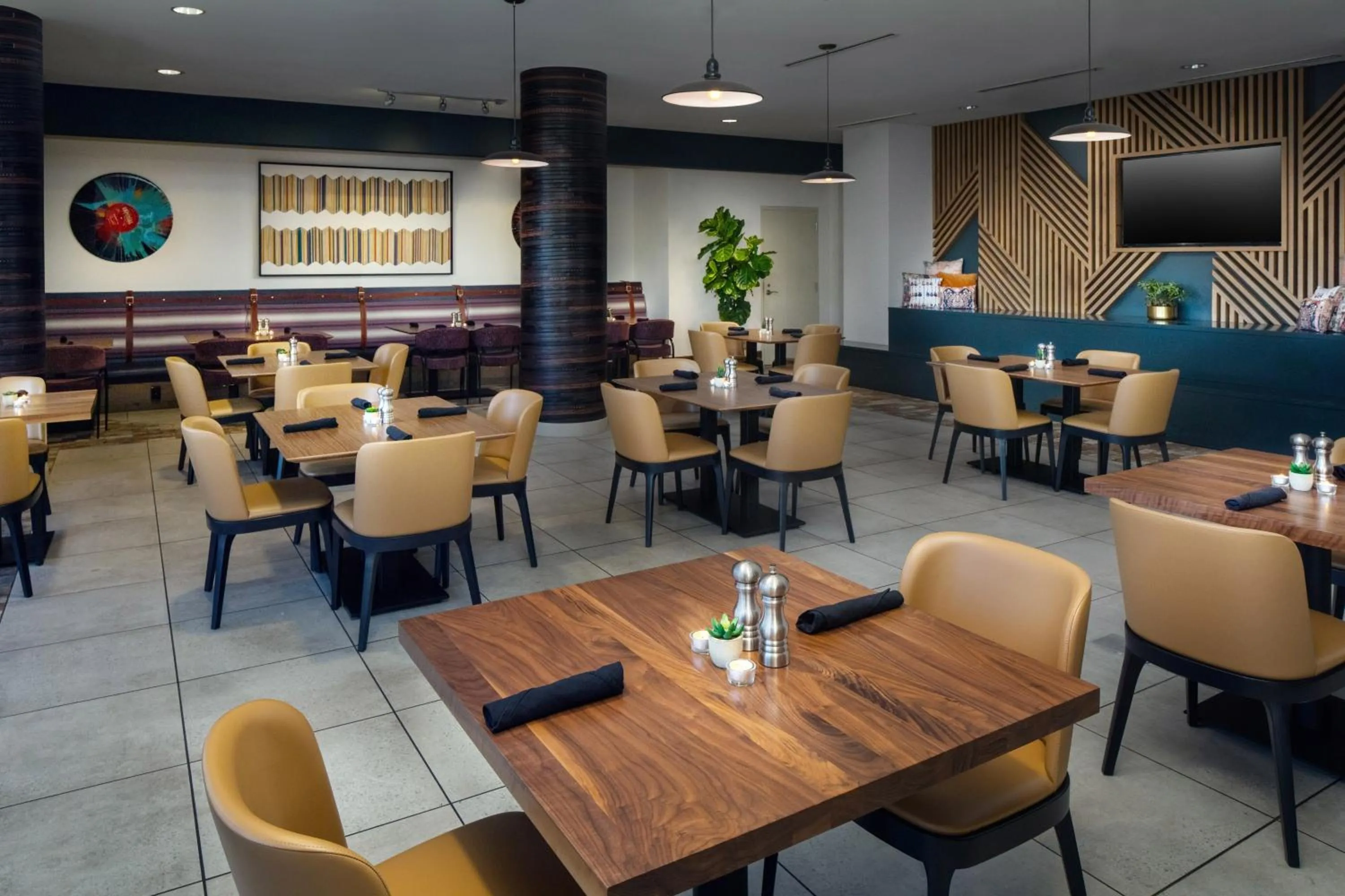Restaurant/places to eat in Hotel Indigo Austin Downtown - University by IHG