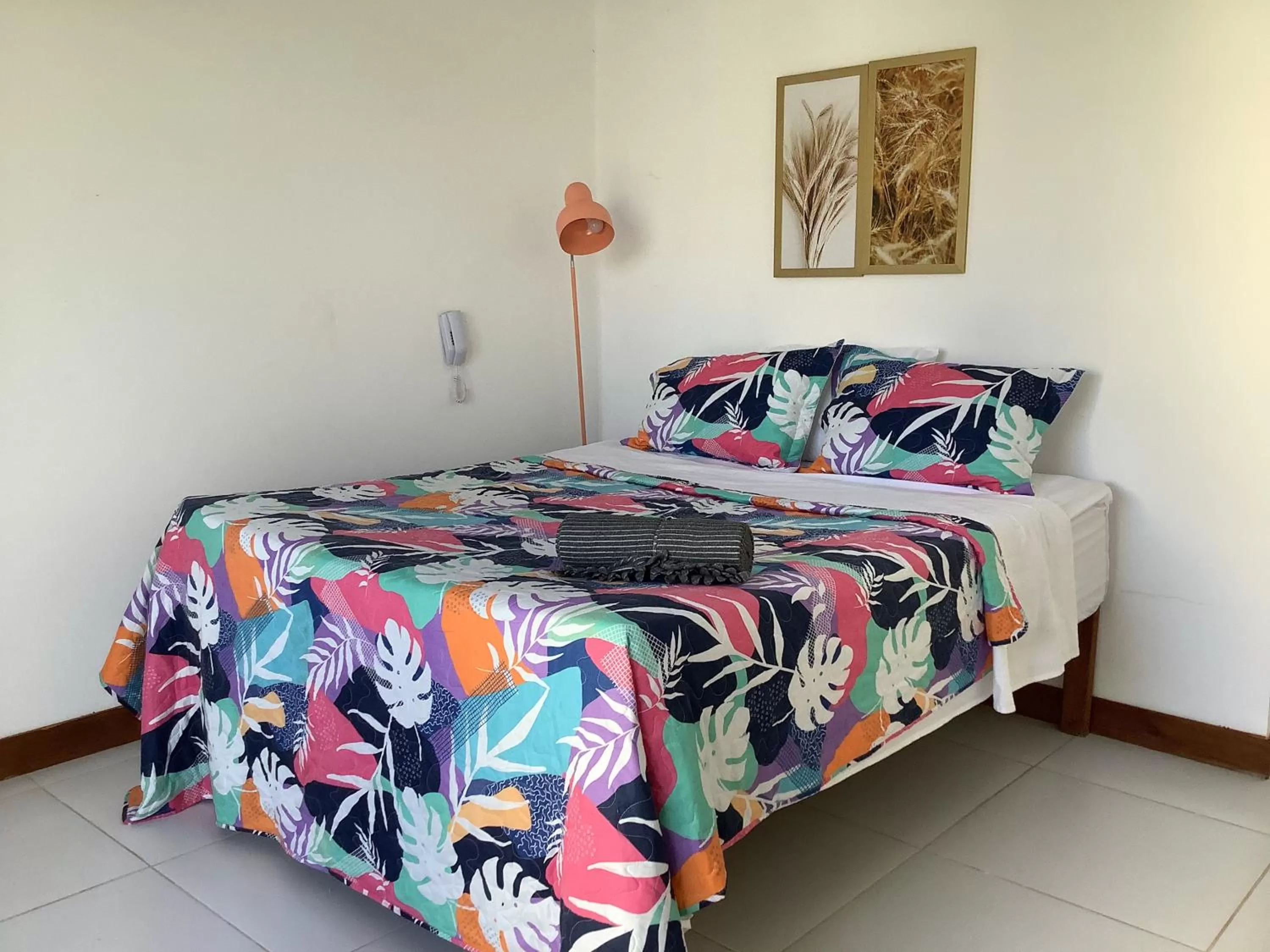 Property building, Bed in Pousada Villa Encantada LGBTQIAPlus