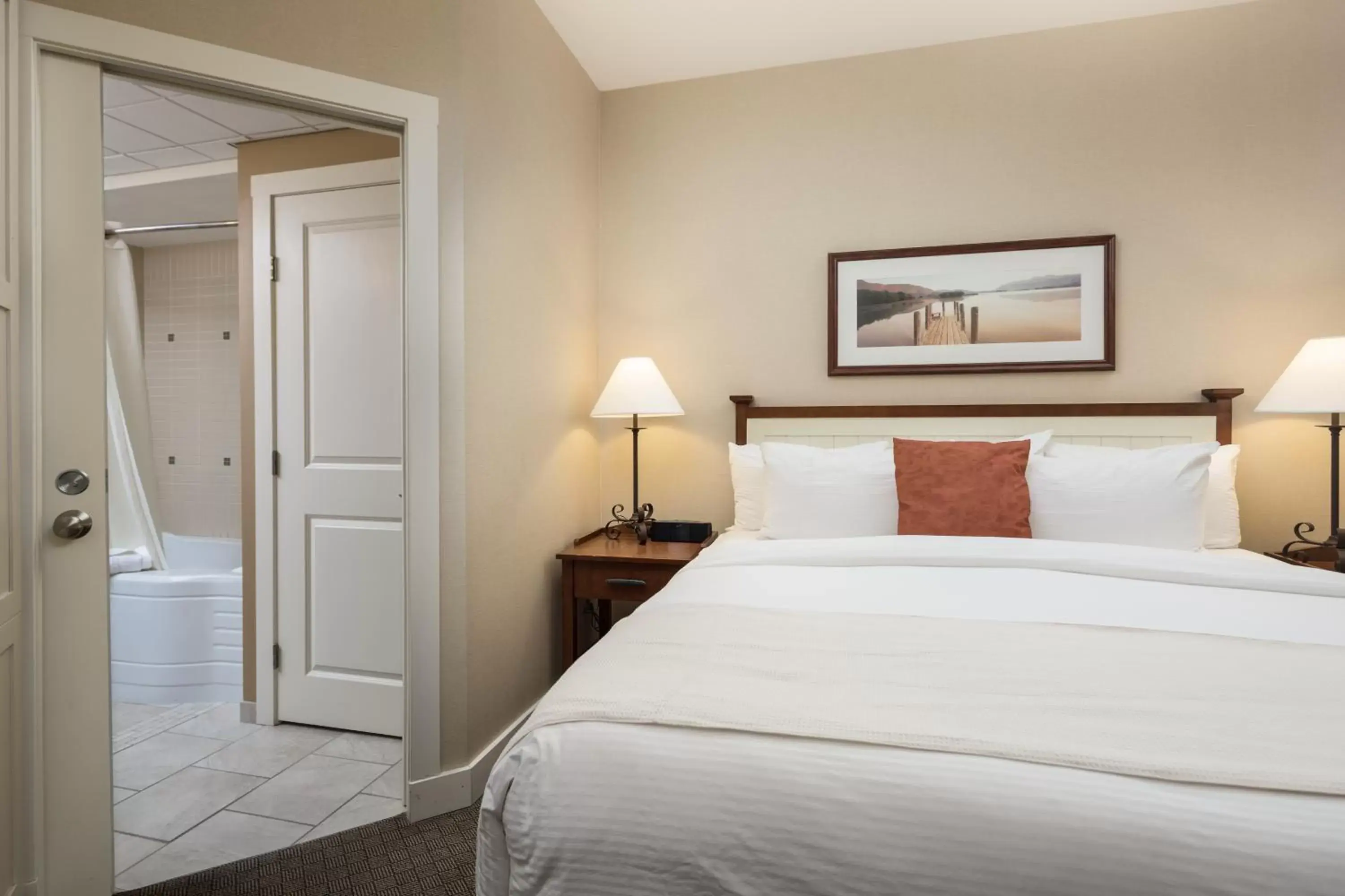 Two-Bedroom Suite with Bluff View in Summerland Waterfront Resort & Spa Two-Bedroom Suite with Bluff View in Summerland Waterfront Resort & Spa