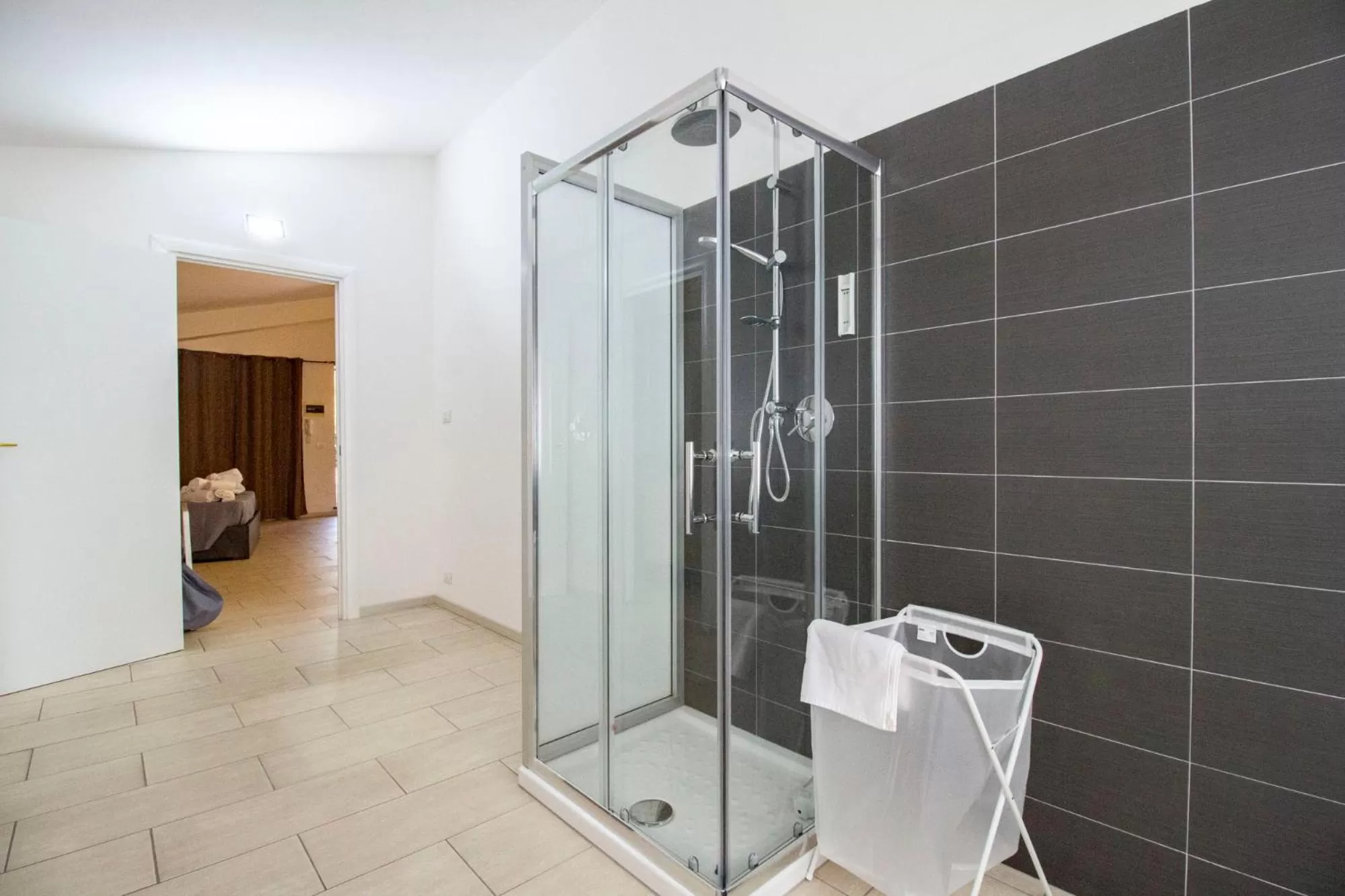 Royal Playa Suite and Apartament -private parking- self chek out