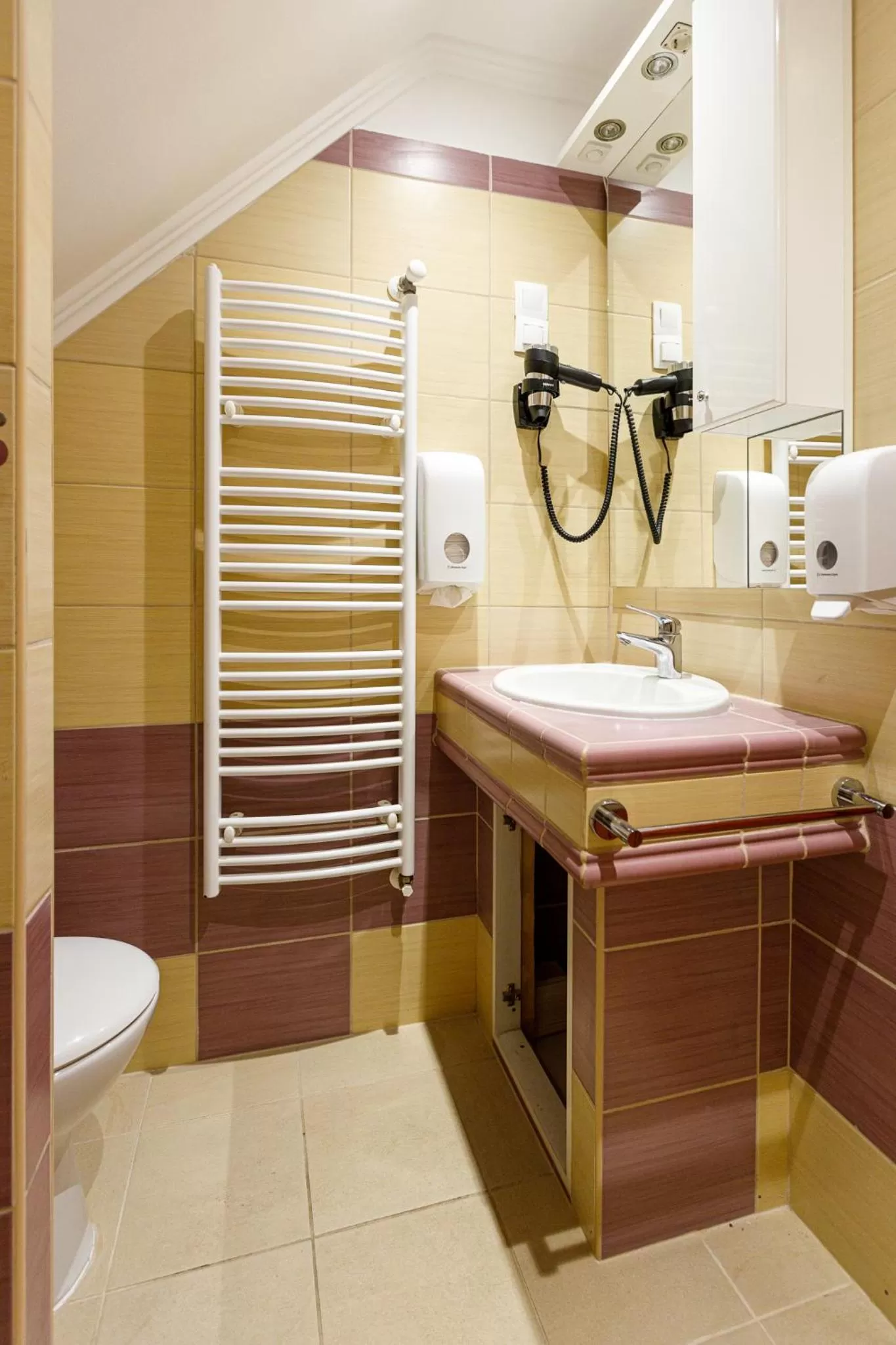 Central Panzió Gyula