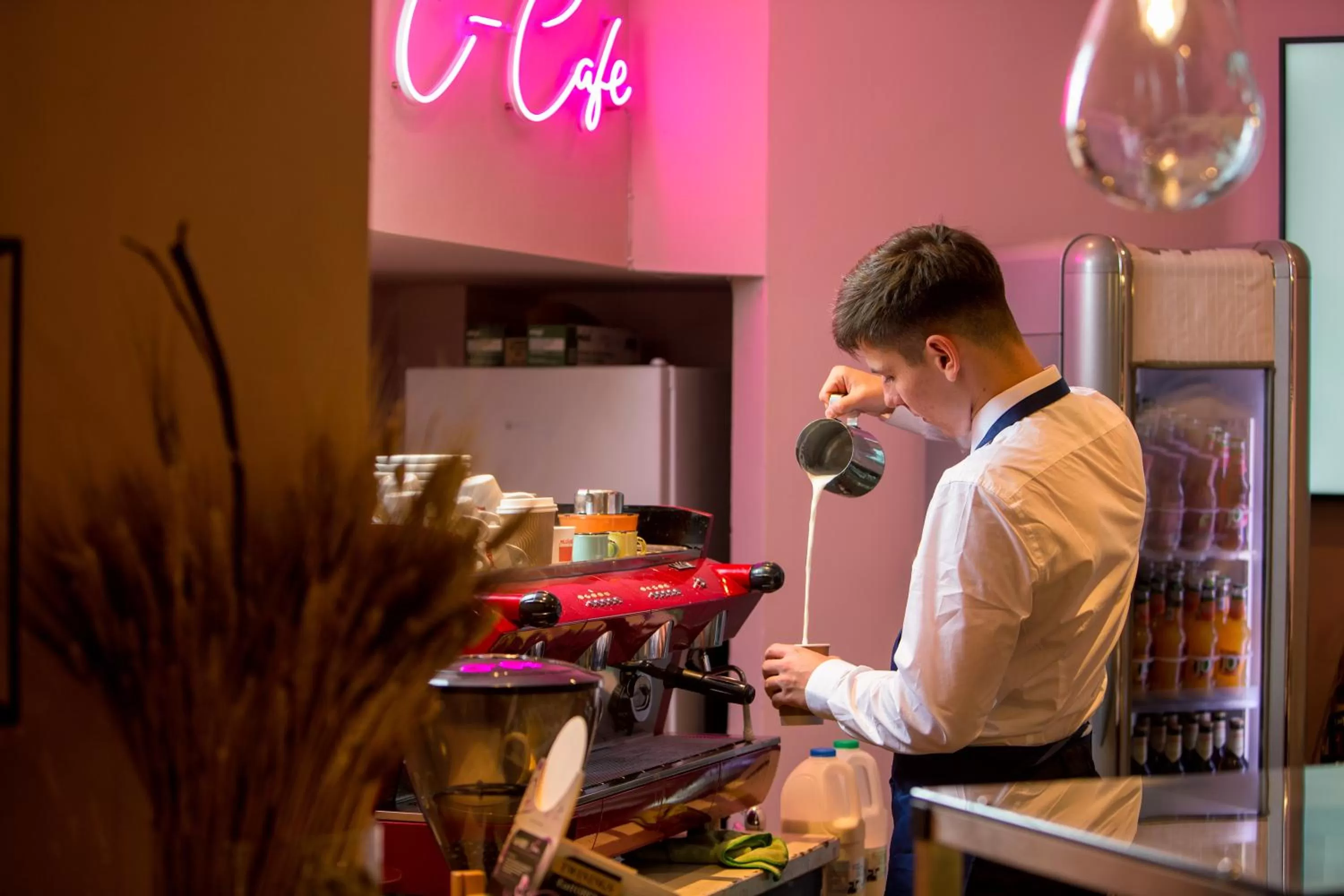 Restaurant/places to eat in Copthorne Tara Hotel London Kensington