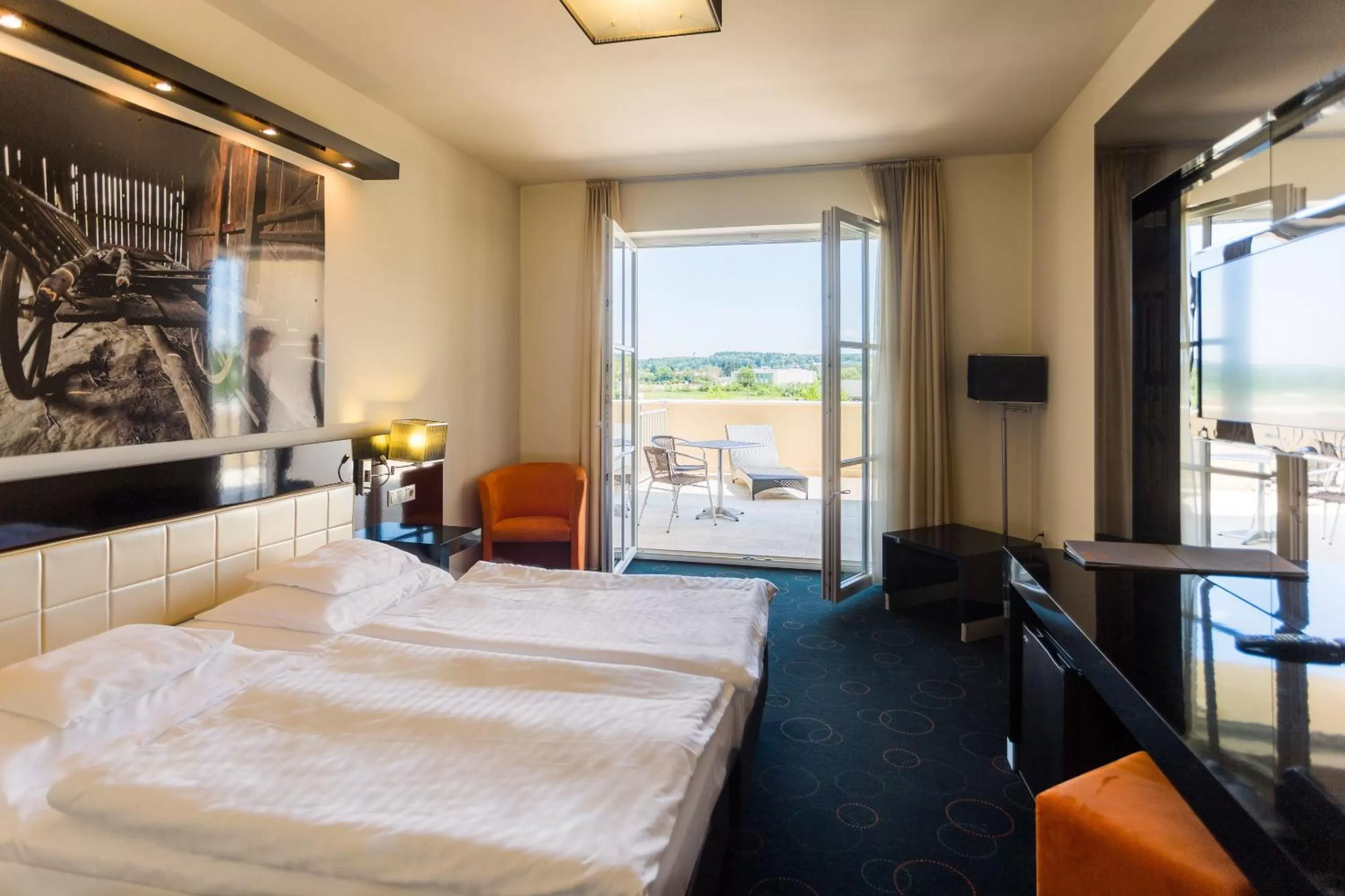 Balcony/Terrace, Bed in Gotthard Therme Hotel & Conference