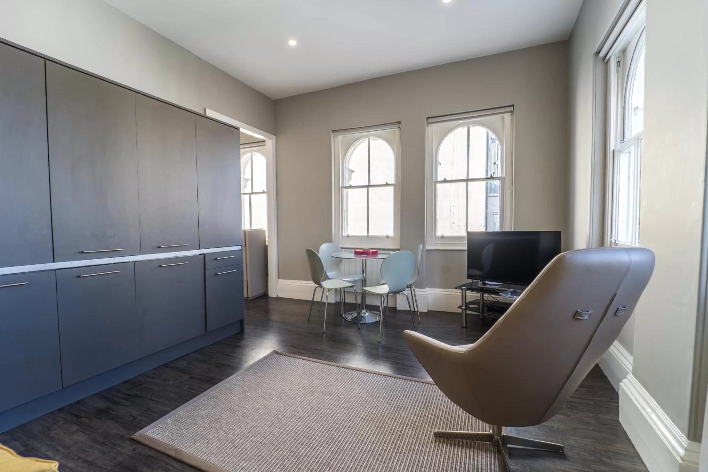 Kitchen or kitchenette in 1 Elliot Terrace