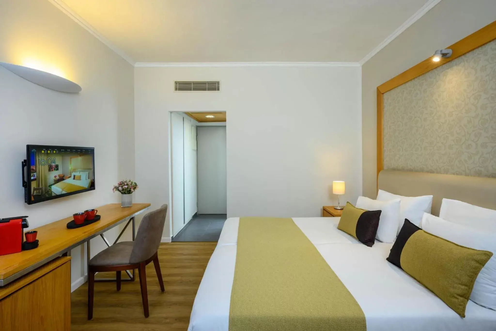 Superior Double or Twin Room in Prima Park Hotel Jerusalem Superior Double or Twin Room in Prima Park Hotel Jerusalem
