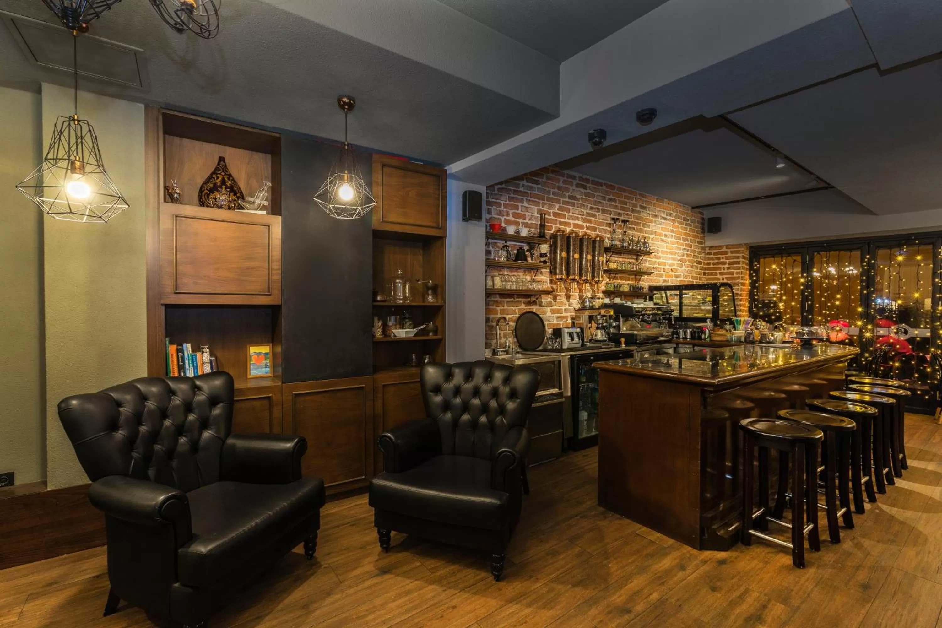 Restaurant/places to eat in Meroddi Galata Mansion