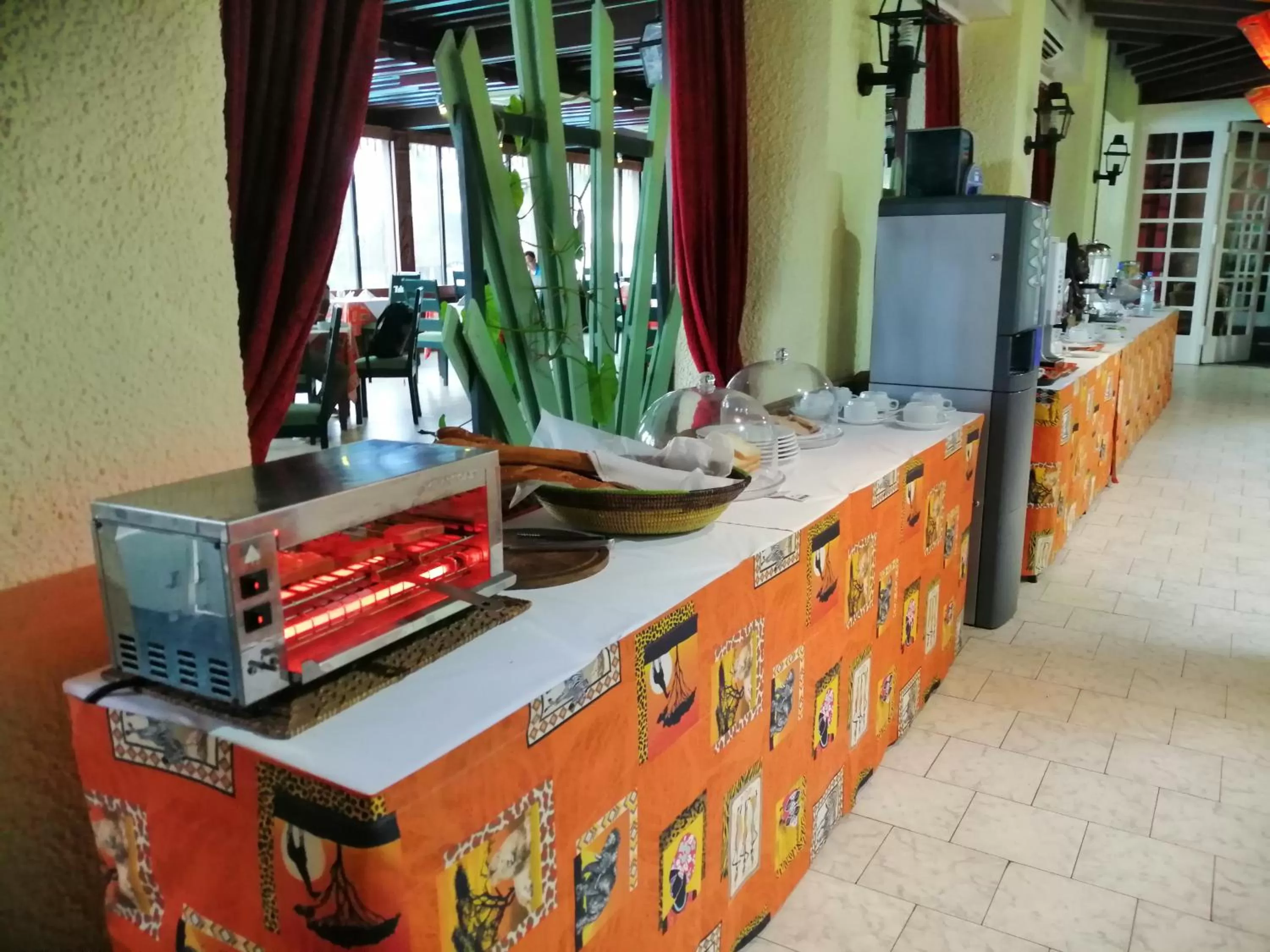 Breakfast in Hotel Jardin Savana Dakar