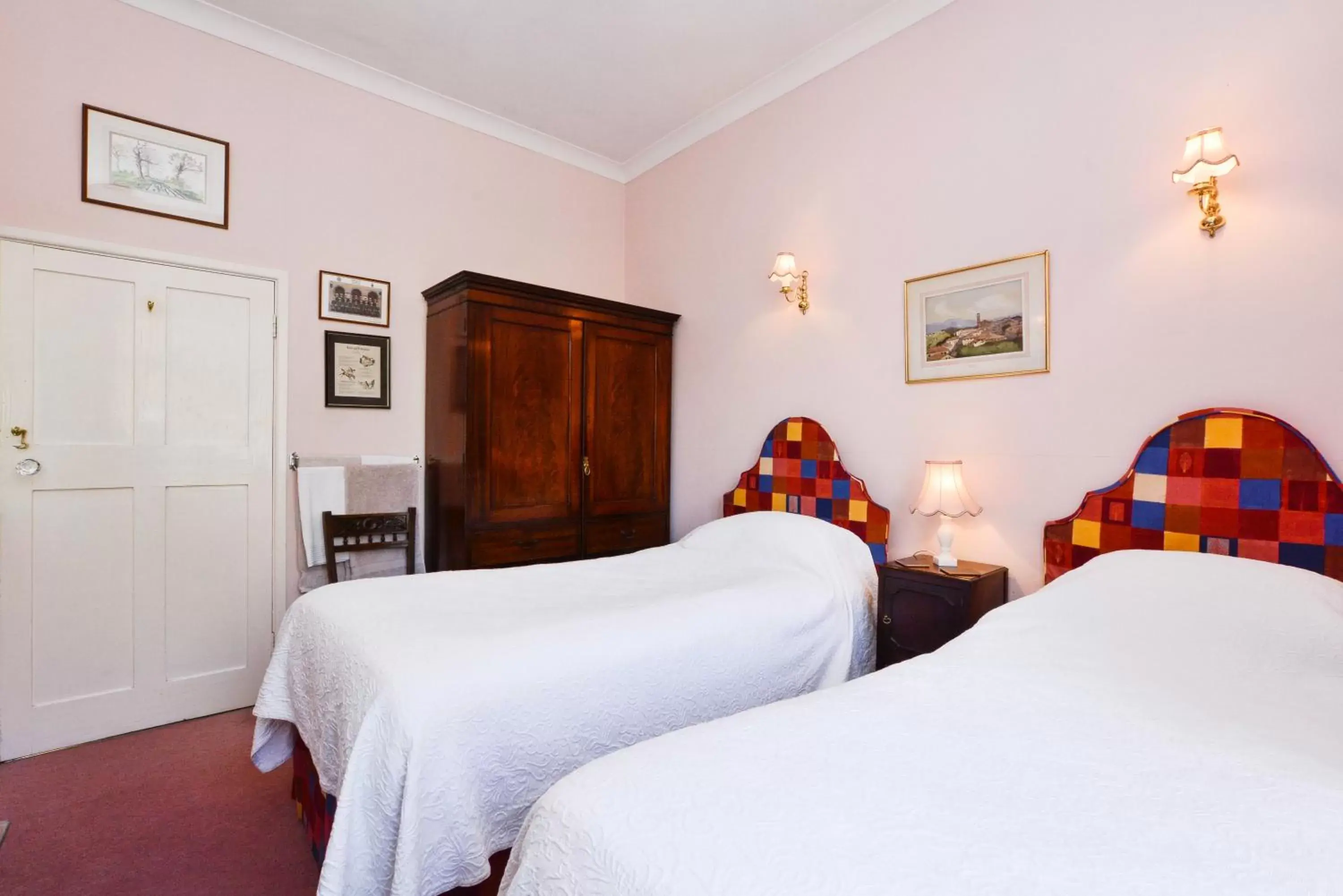 Standard Twin Room with Shared Bathroom in The Old School Standard Twin Room with Shared Bathroom in The Old School