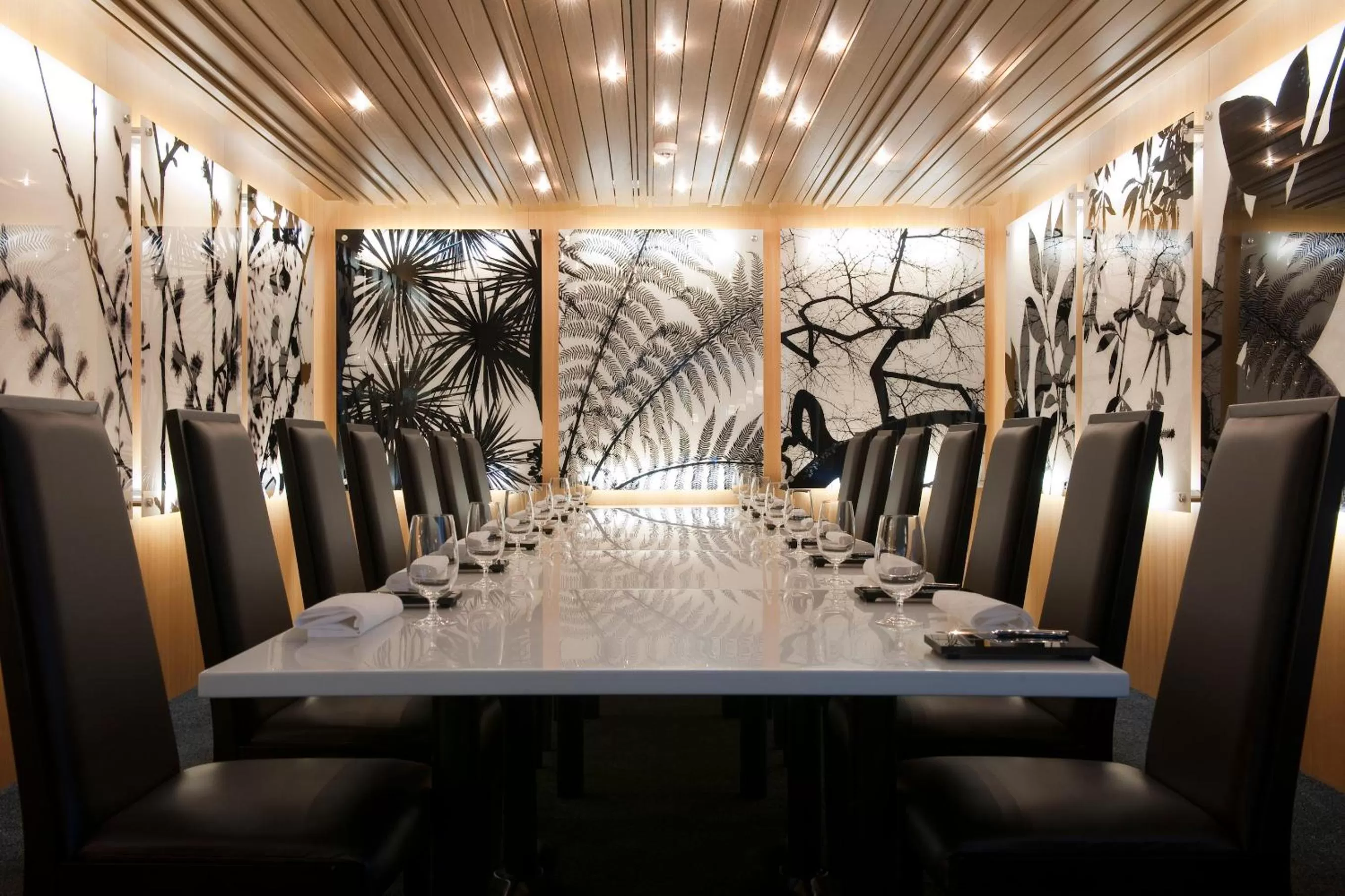 Restaurant/places to eat in The George