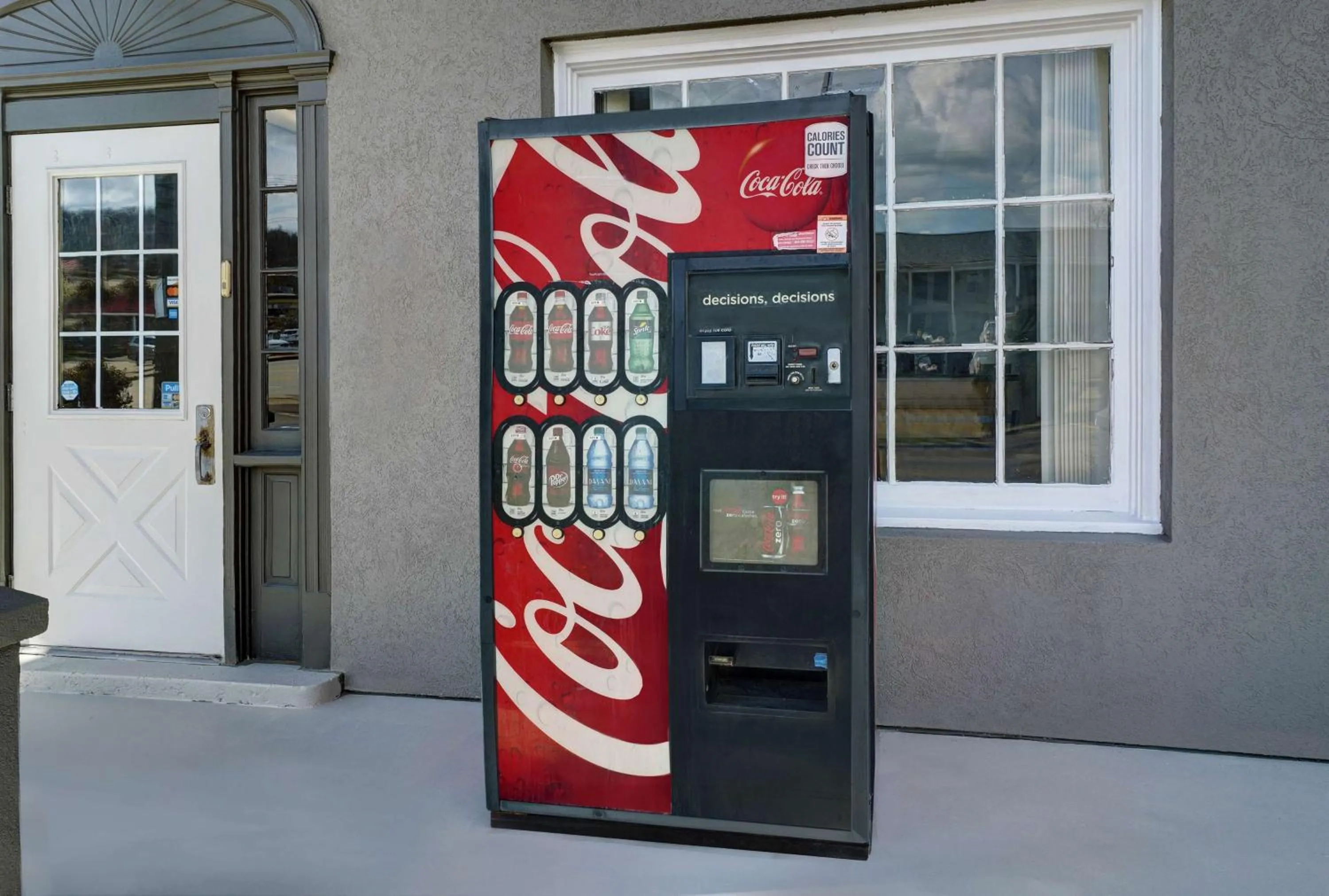 Property building in Motel 6 Washington, PA