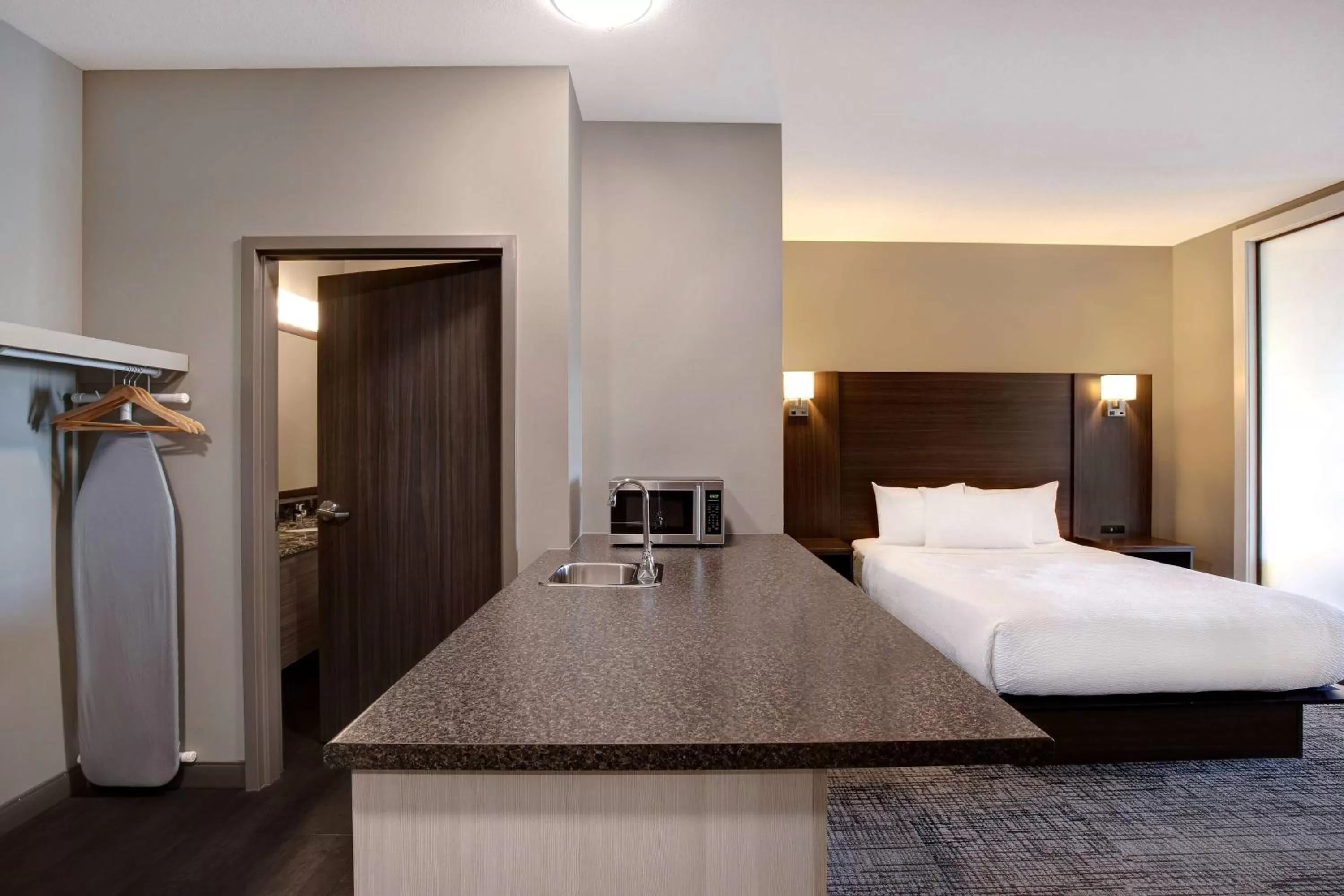 Photo of the whole room, Bed in Days Inn & Suites by Wyndham Warman