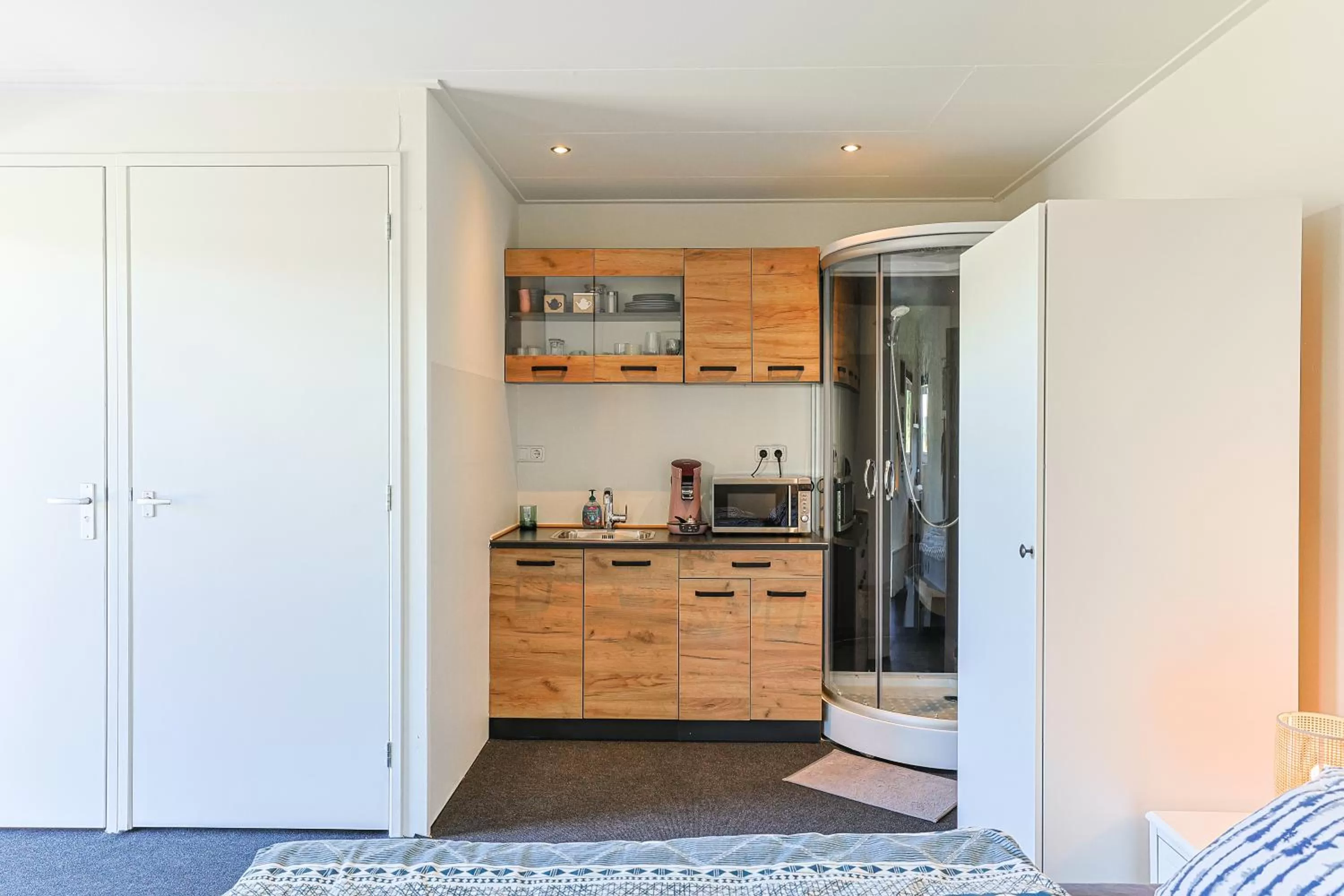 Shower, Kitchen/Kitchenette in B&B de Wiekeborg