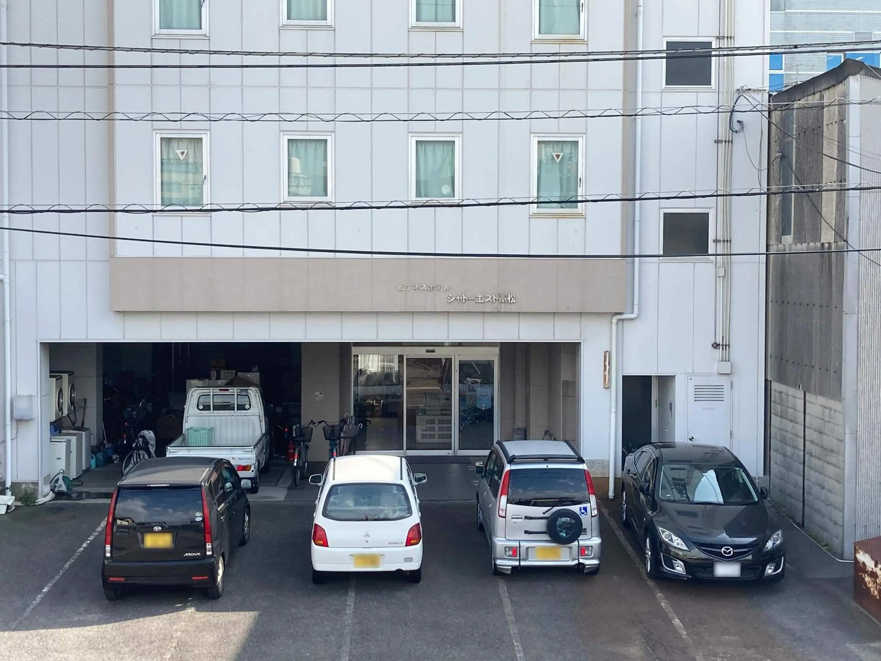 Parking in Business Hotel Chateau Est Takamatsu
