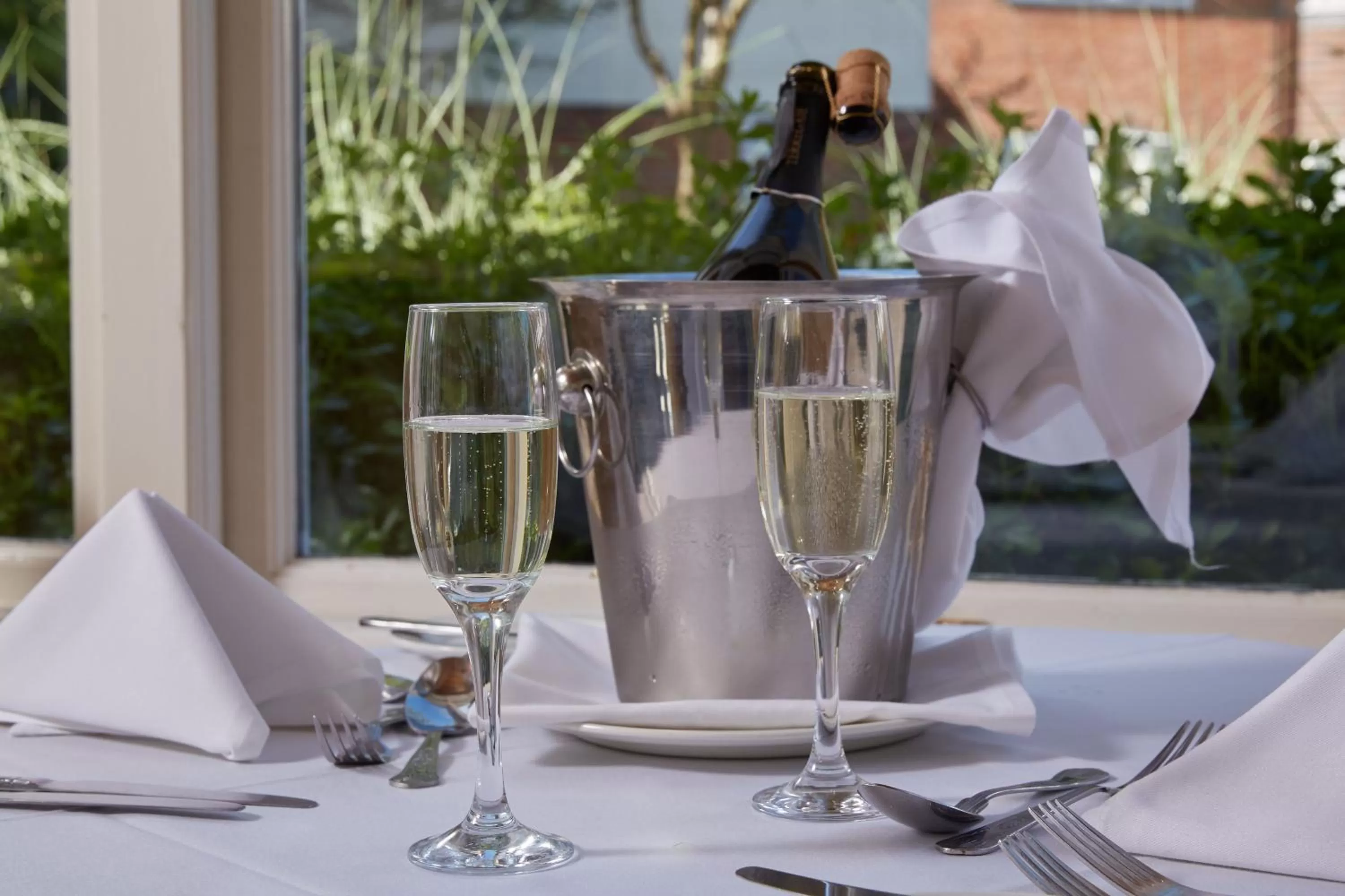 Restaurant/places to eat in Lismoyne Hotel