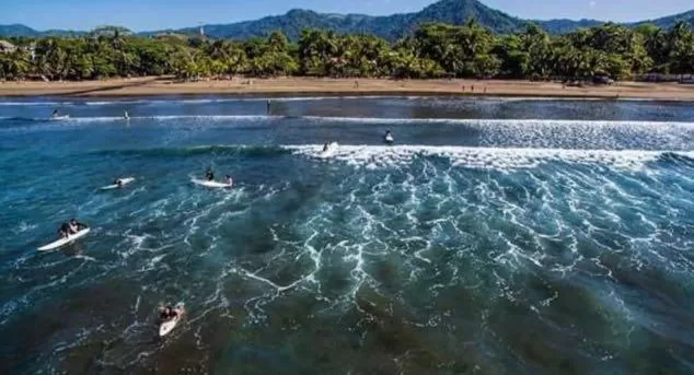 Beach Break Resort & CR Surf Camp