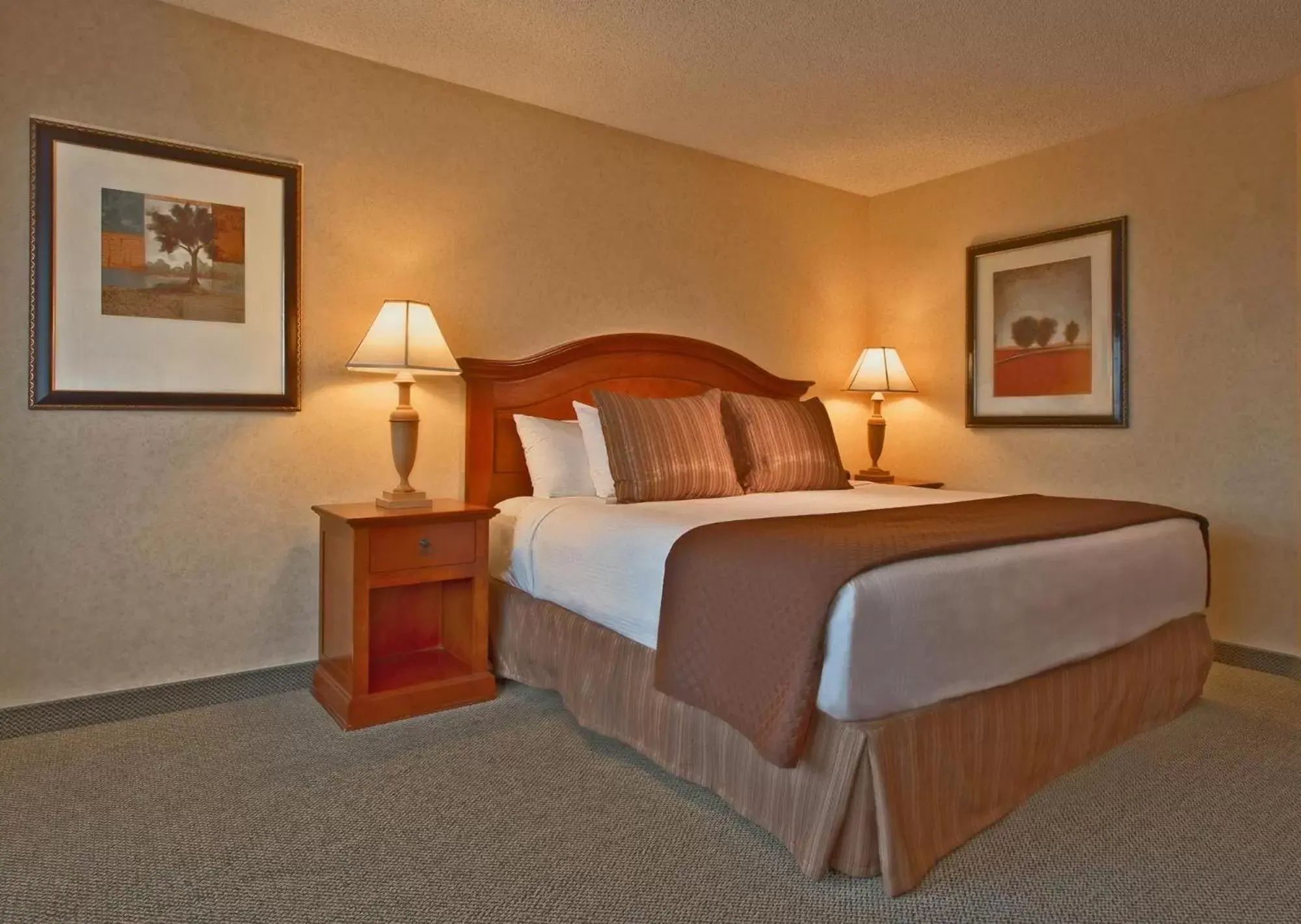 Queen Room in Red Lion Hotel Coos Bay Queen Room in Red Lion Hotel Coos Bay