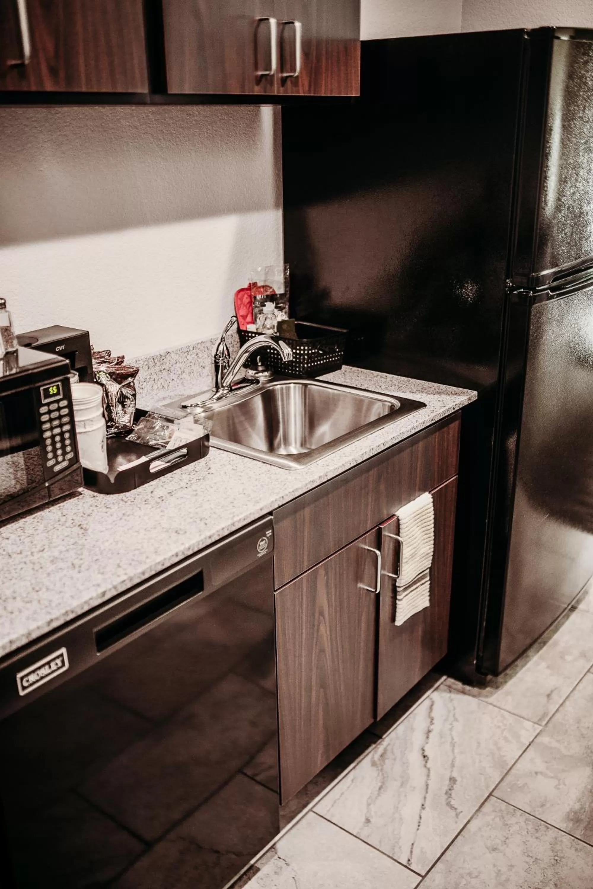 Kitchen or kitchenette in Cobblestone Hotel & Suites International Falls