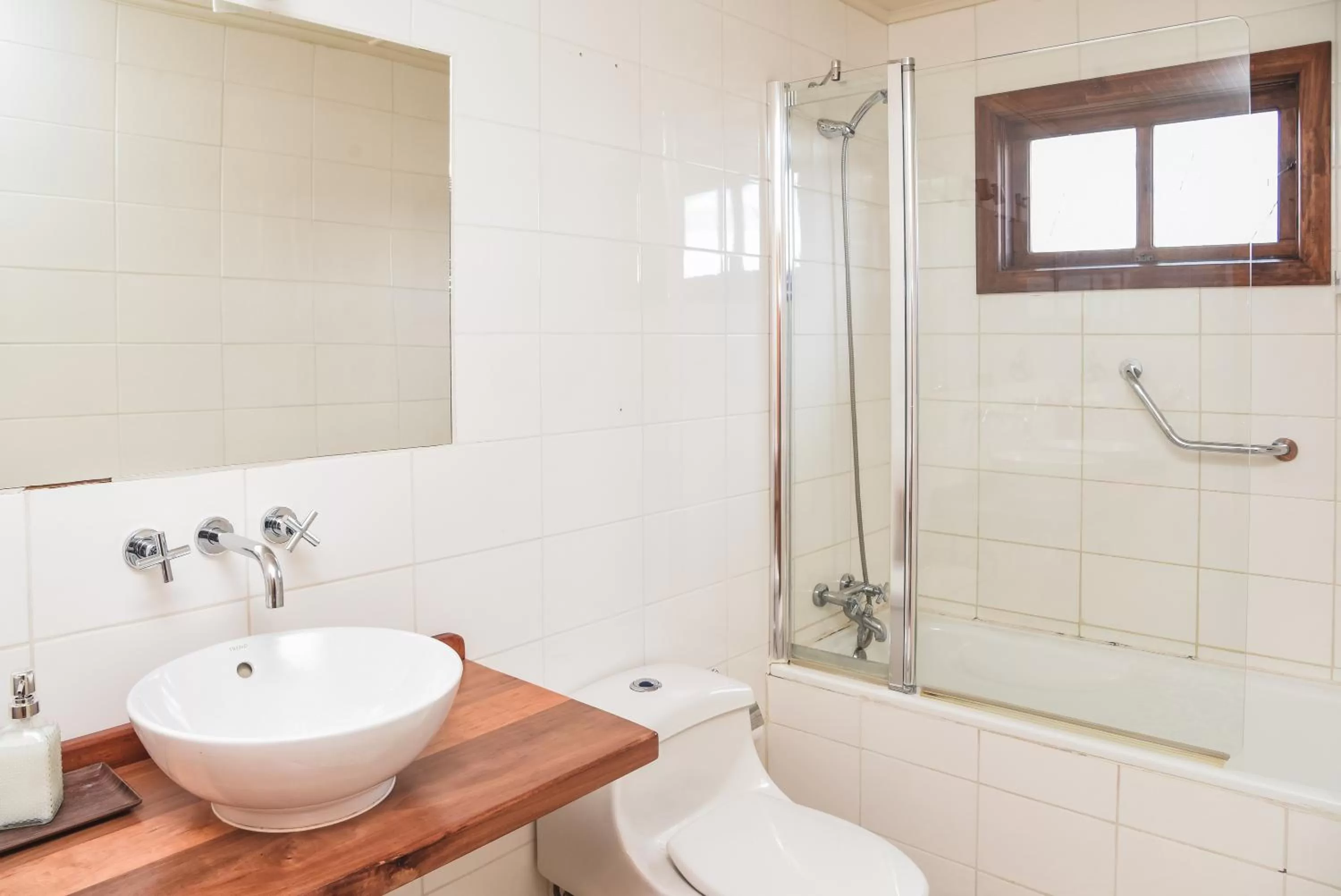 Shower, Bathroom in Bories - Boutique Guest House