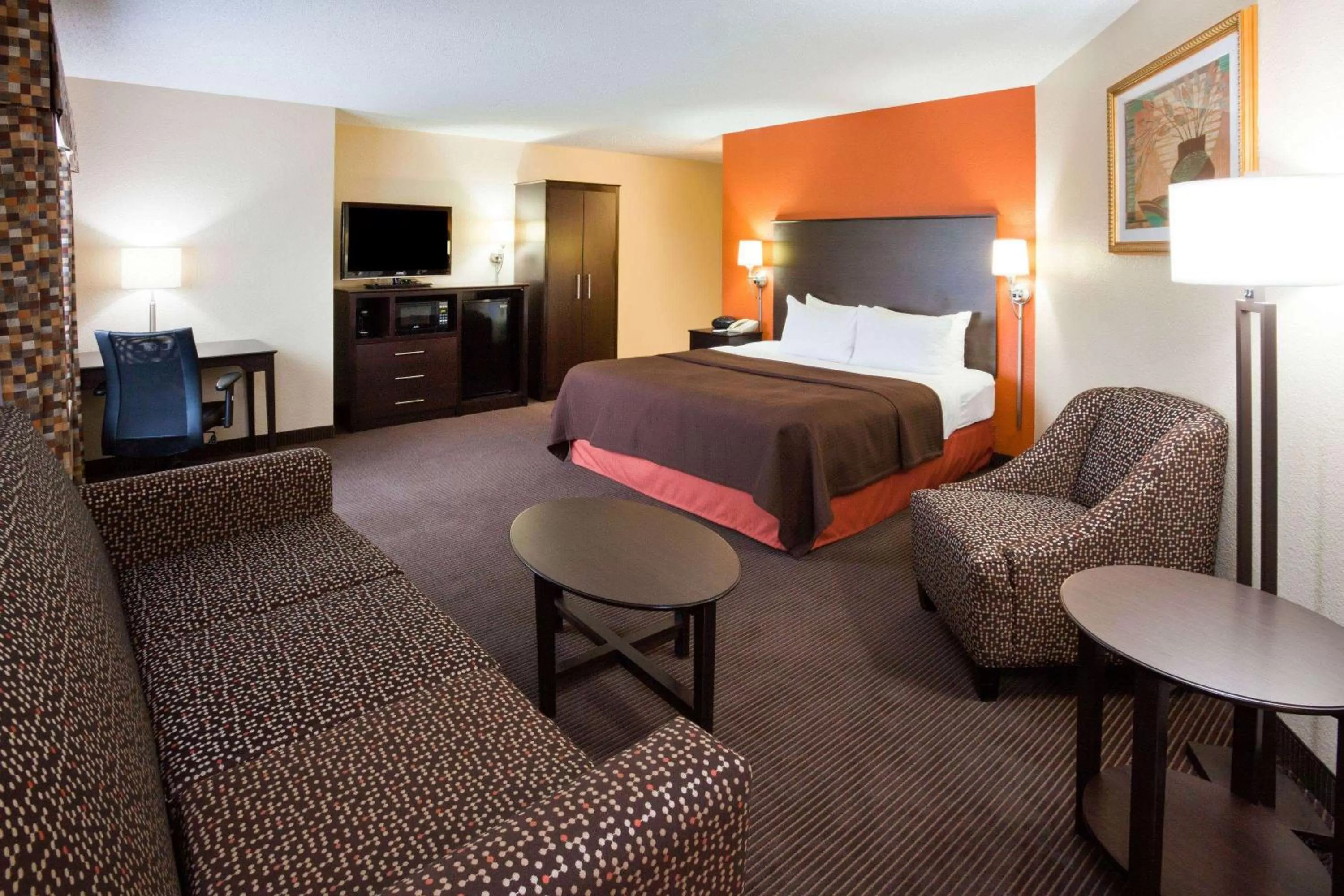Photo of the whole room, Bed in AmericInn by Wyndham Plover Stevens Point
