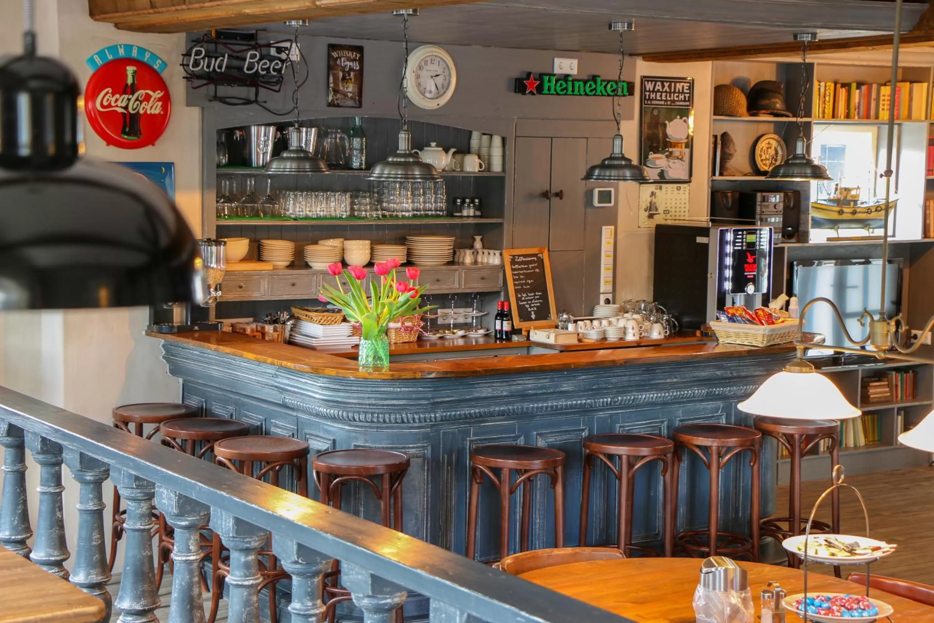 Communal lounge/ TV room in Oostmolenhoeve B&B