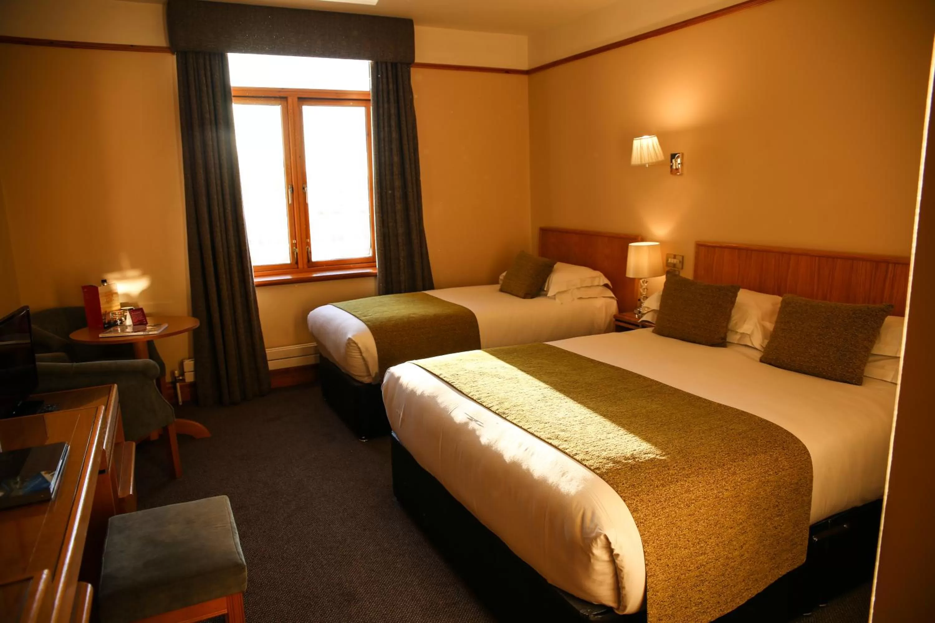 Bedroom, Bed in Tullamore Court Hotel