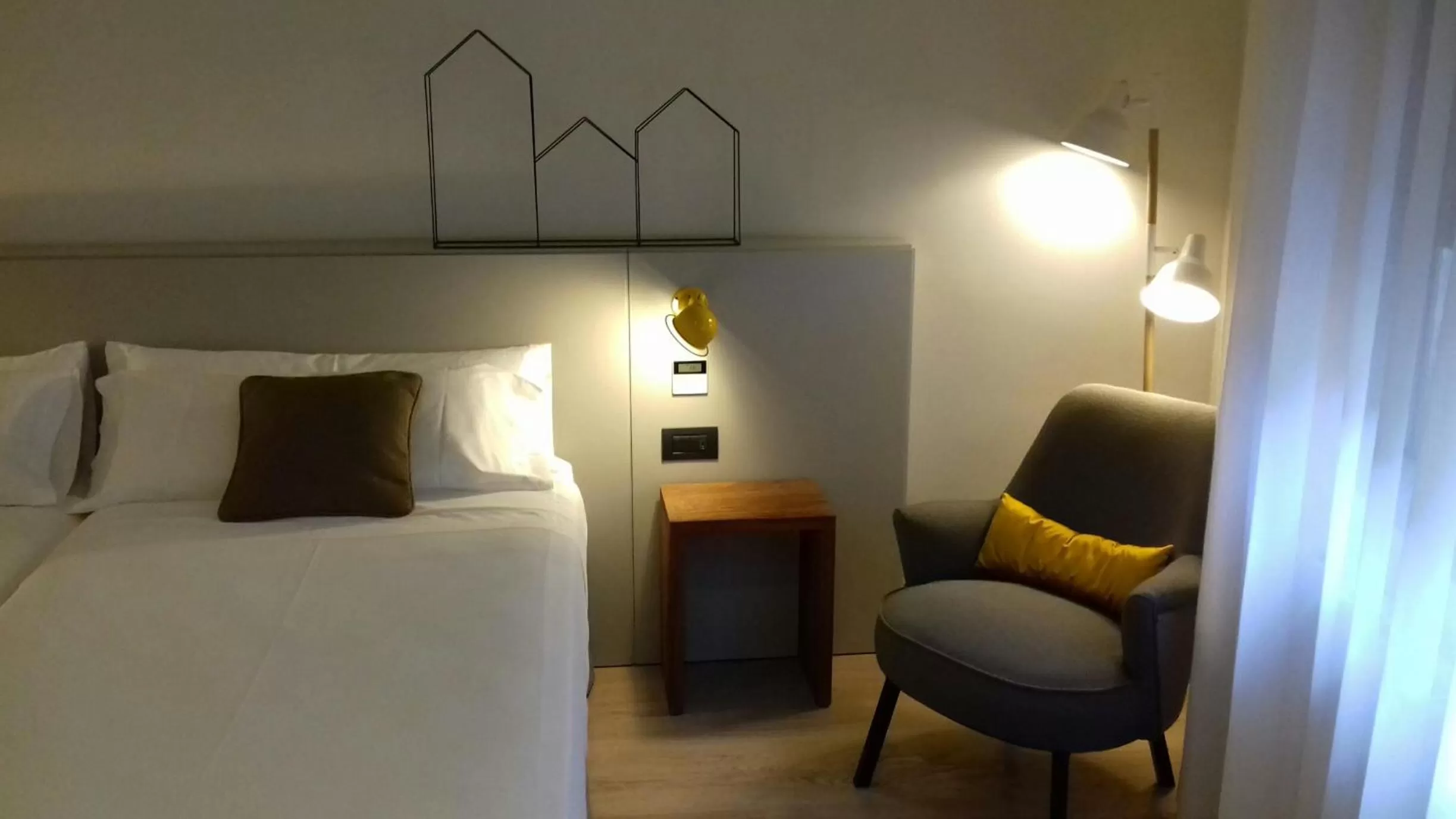 Bedroom, Bed in Peninsular