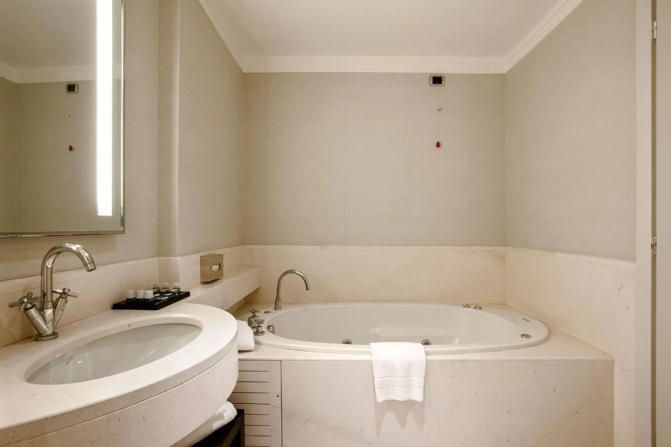 Junior Suite in FlyOn Hotel & Conference Center Junior Suite in FlyOn Hotel & Conference Center