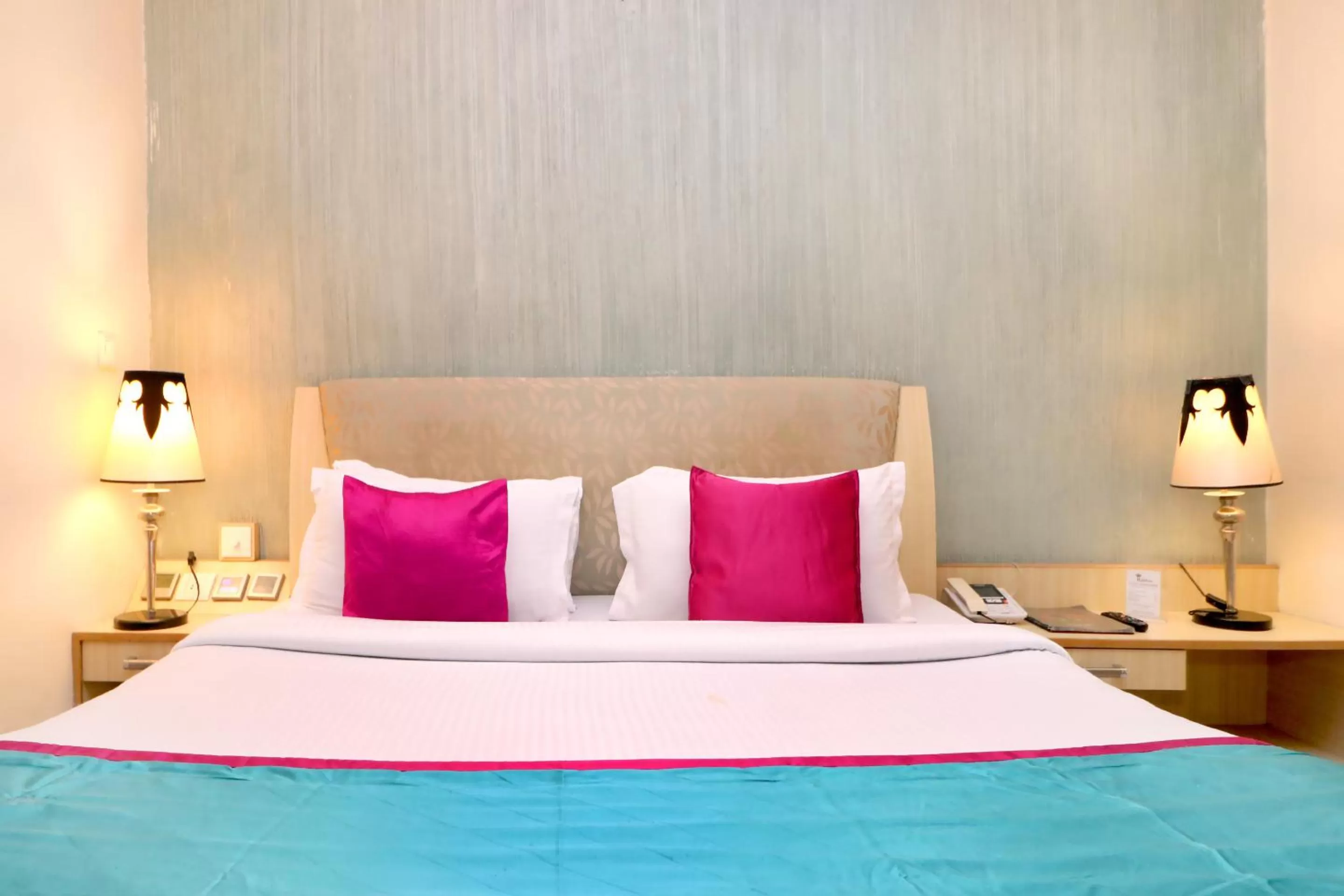 View (from property/room), Bed in Hotel Rajshree & Spa