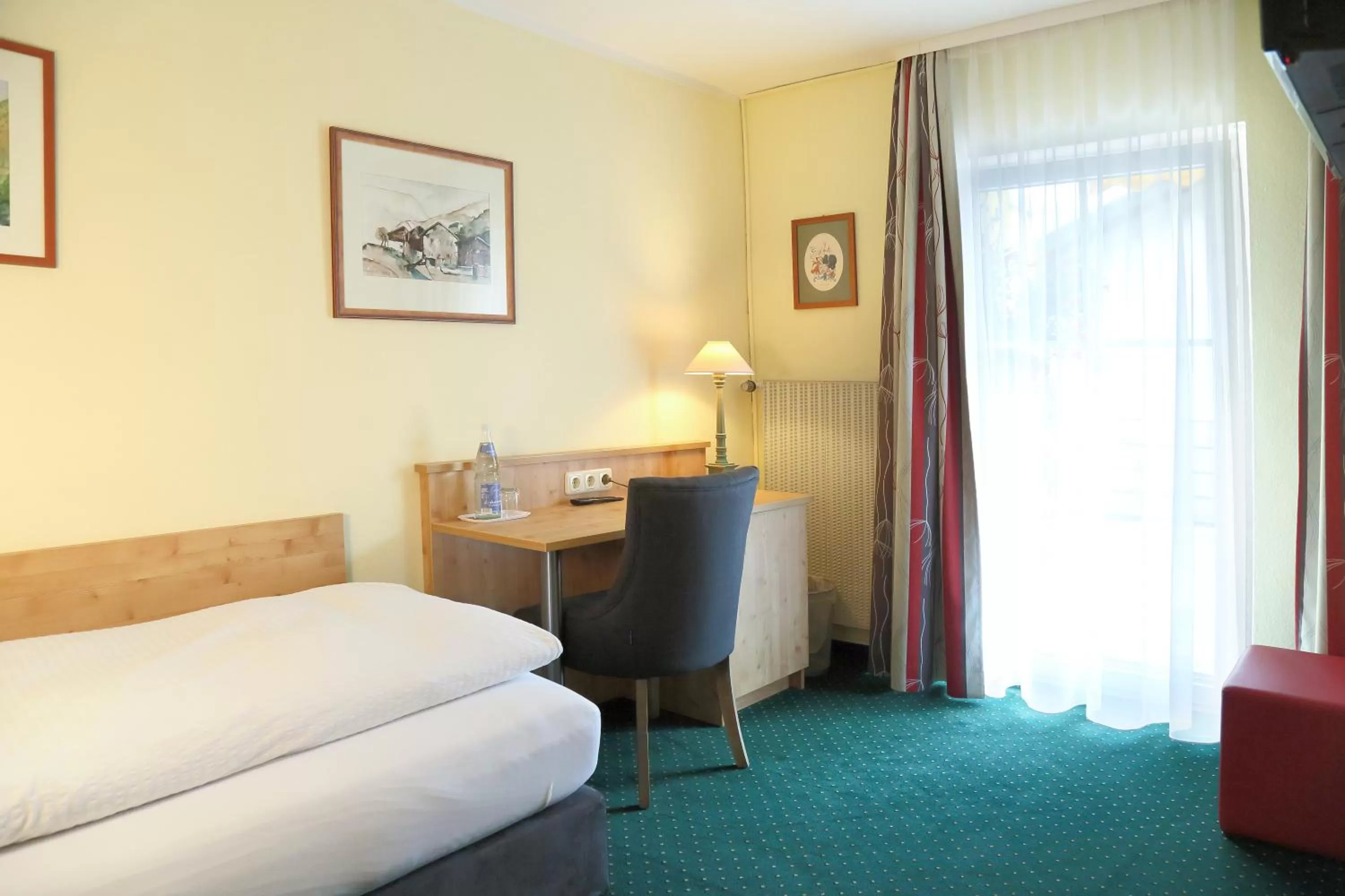 Bed in Hotel Steffl Garni inkl Chiemgau Karte