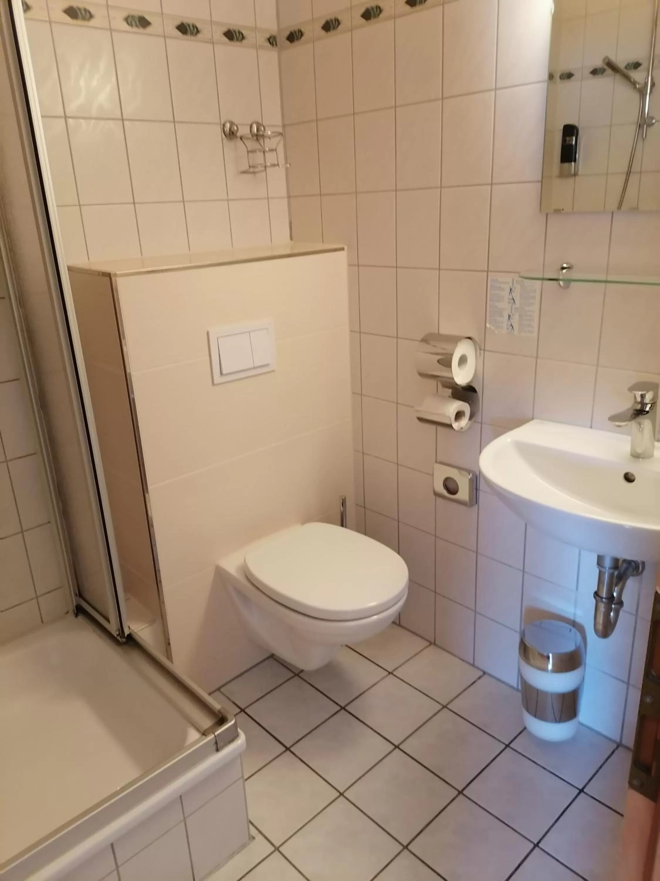 Shower, Bathroom in Pension Kuehnauer Hof