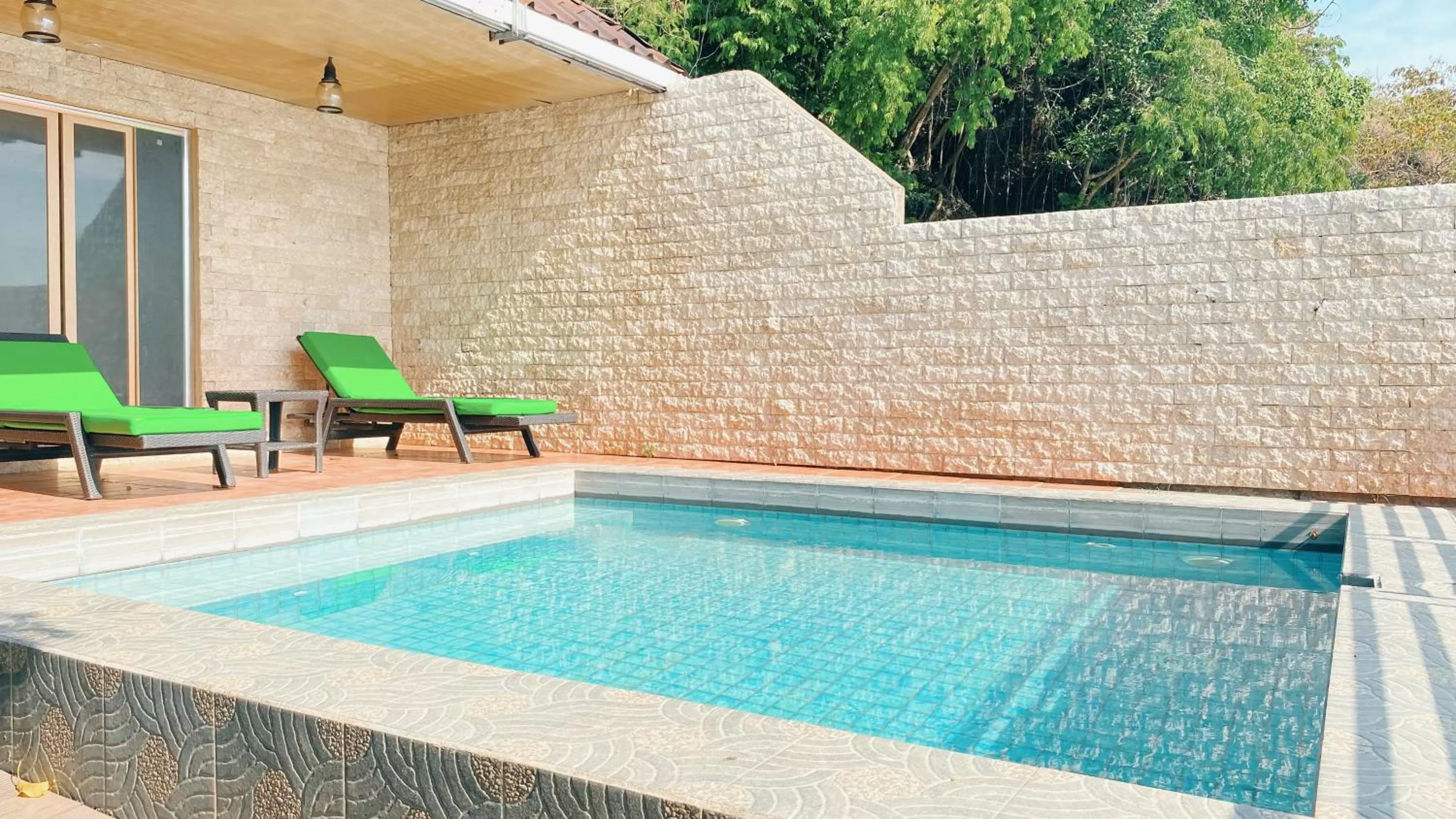 Pool view in Sylvia Beach Villa