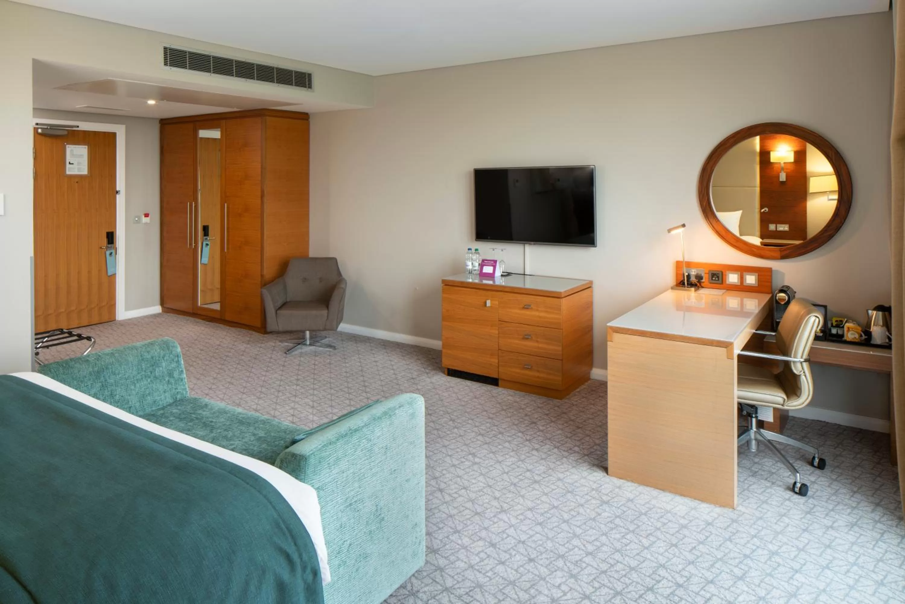 TV and multimedia in Crowne Plaza London - Docklands by IHG