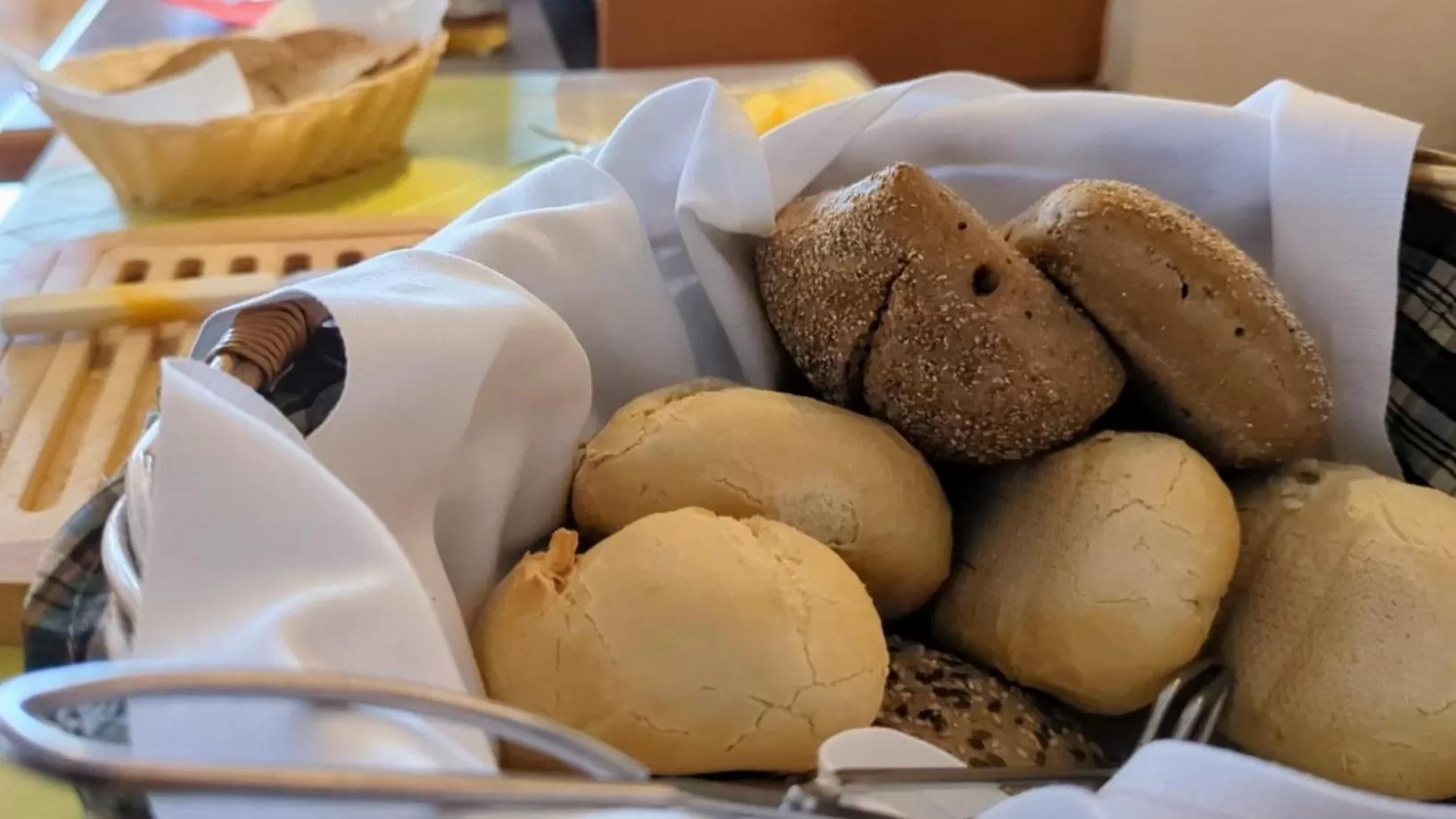 Buffet breakfast in Hotel Heilbrunnen