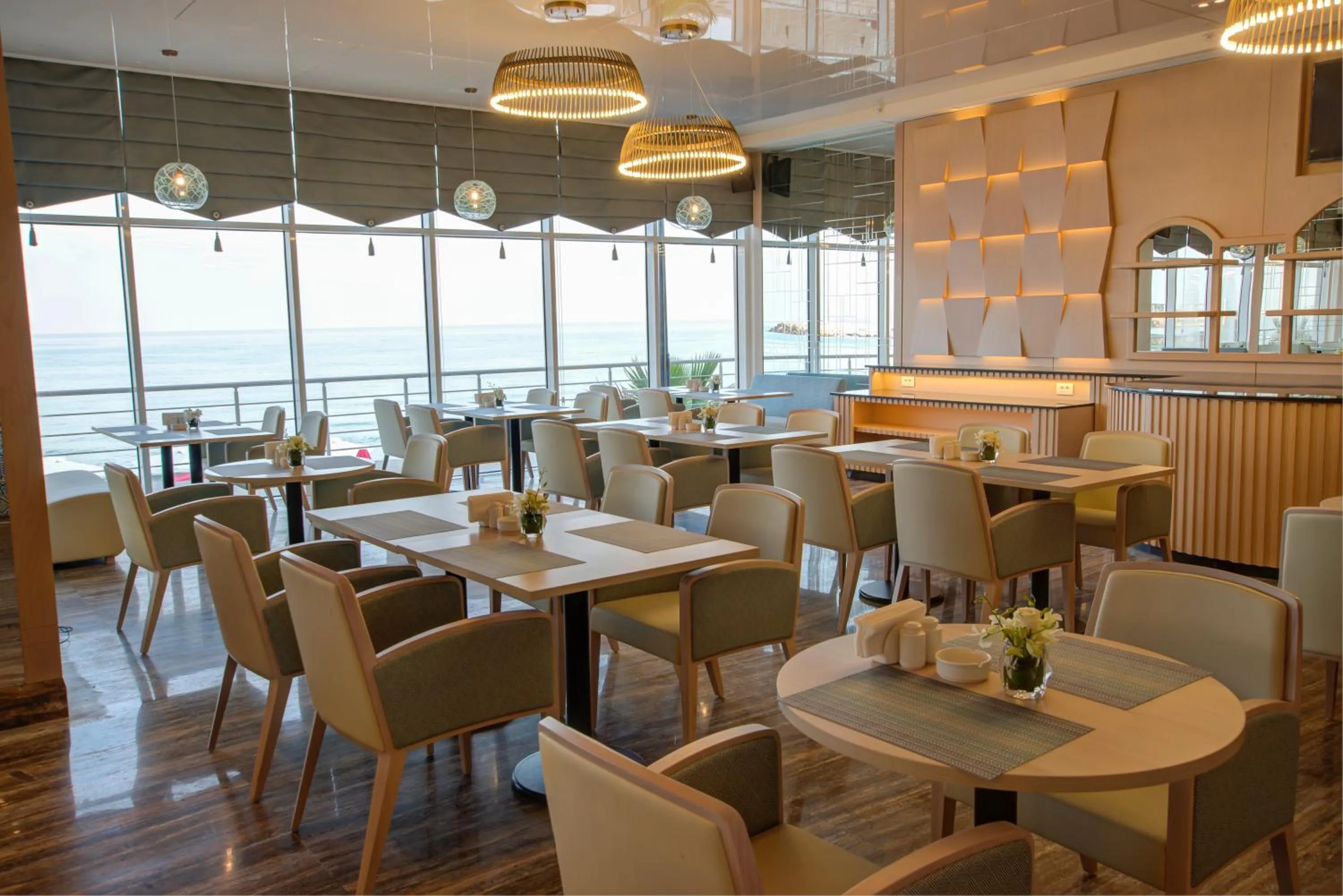 Restaurant/places to eat in Lancaster Eden Bay