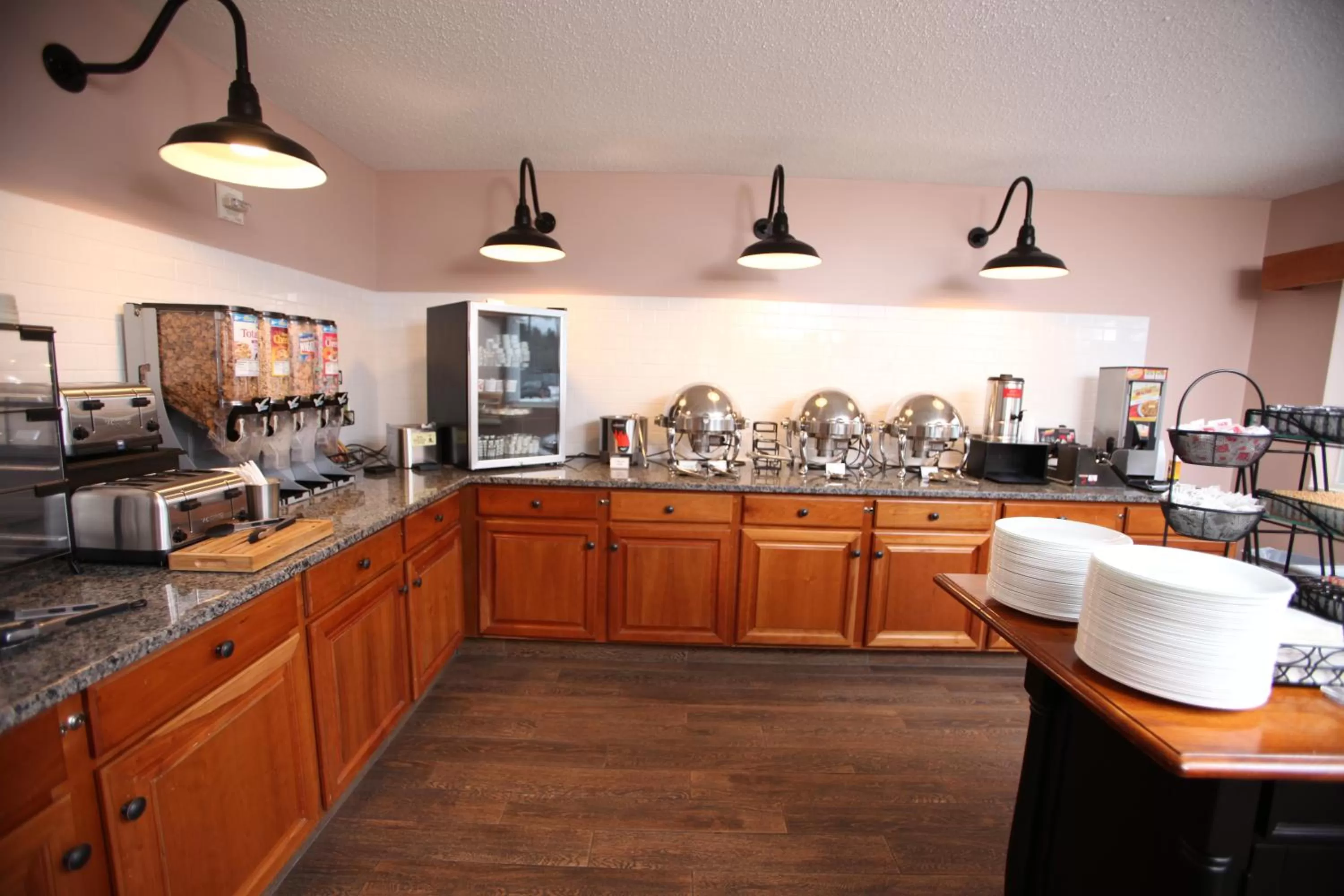 Buffet breakfast in Best Western PLUS Executive Court Inn & Conference Center