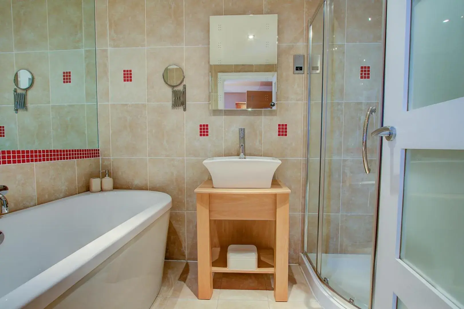 Superior Queen or Twin Room - single occupancy in Number One South Beach Superior Queen or Twin Room - single occupancy in Number One South Beach