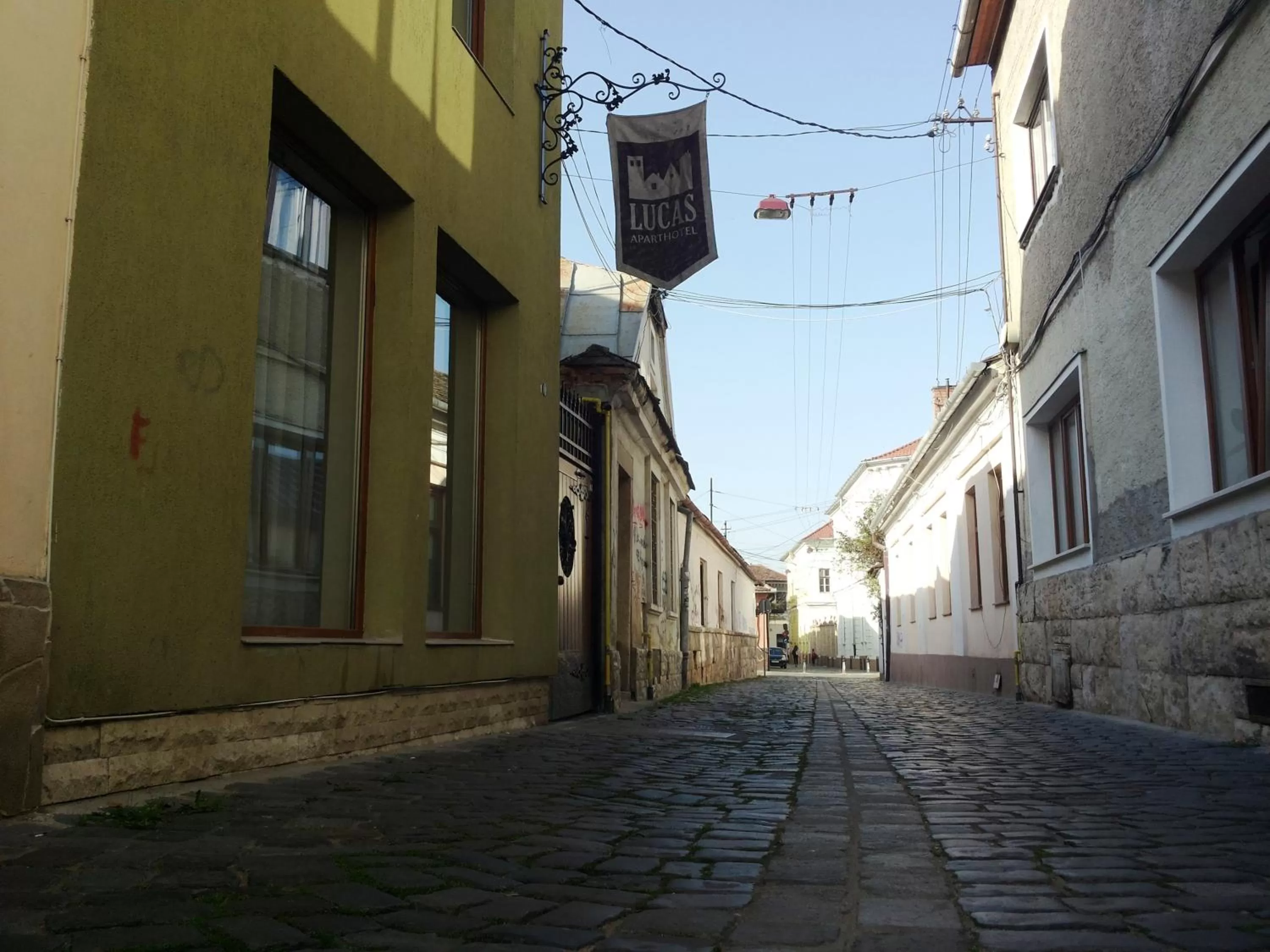 Area and facilities, Neighborhood in Lucas 10 Apartments