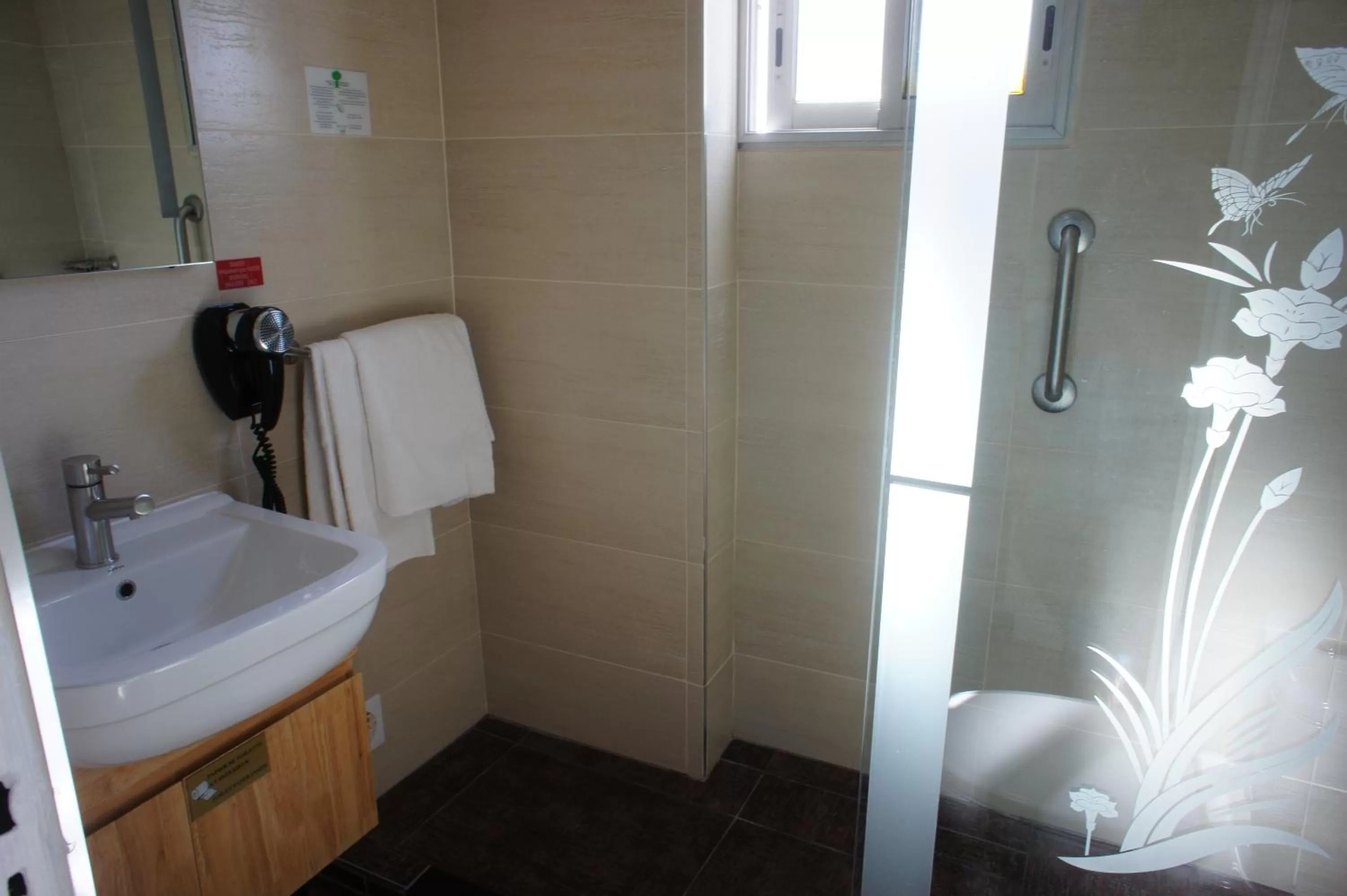 Photo of the whole room in Central Hotel