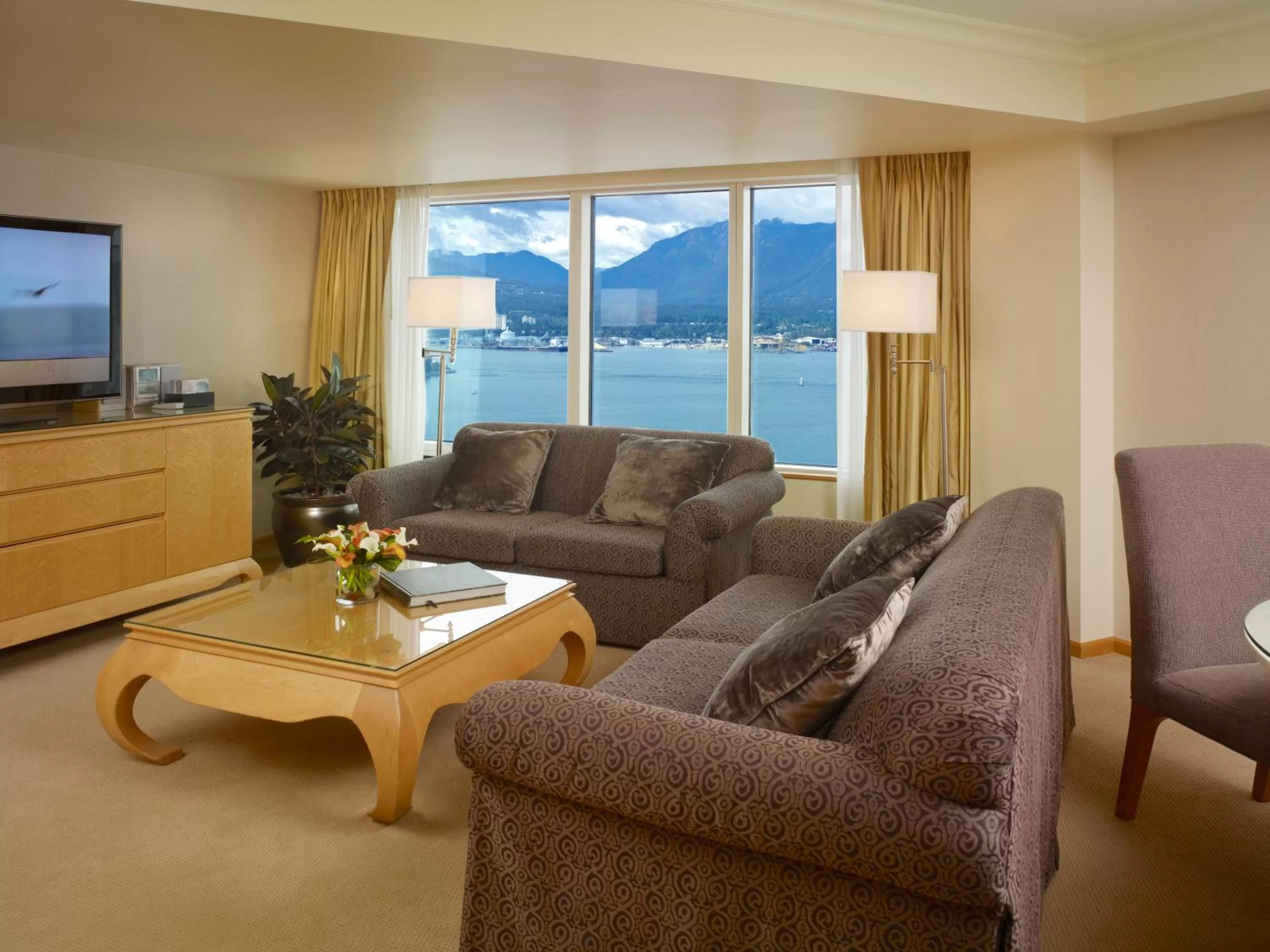 Living room in Pan Pacific Vancouver