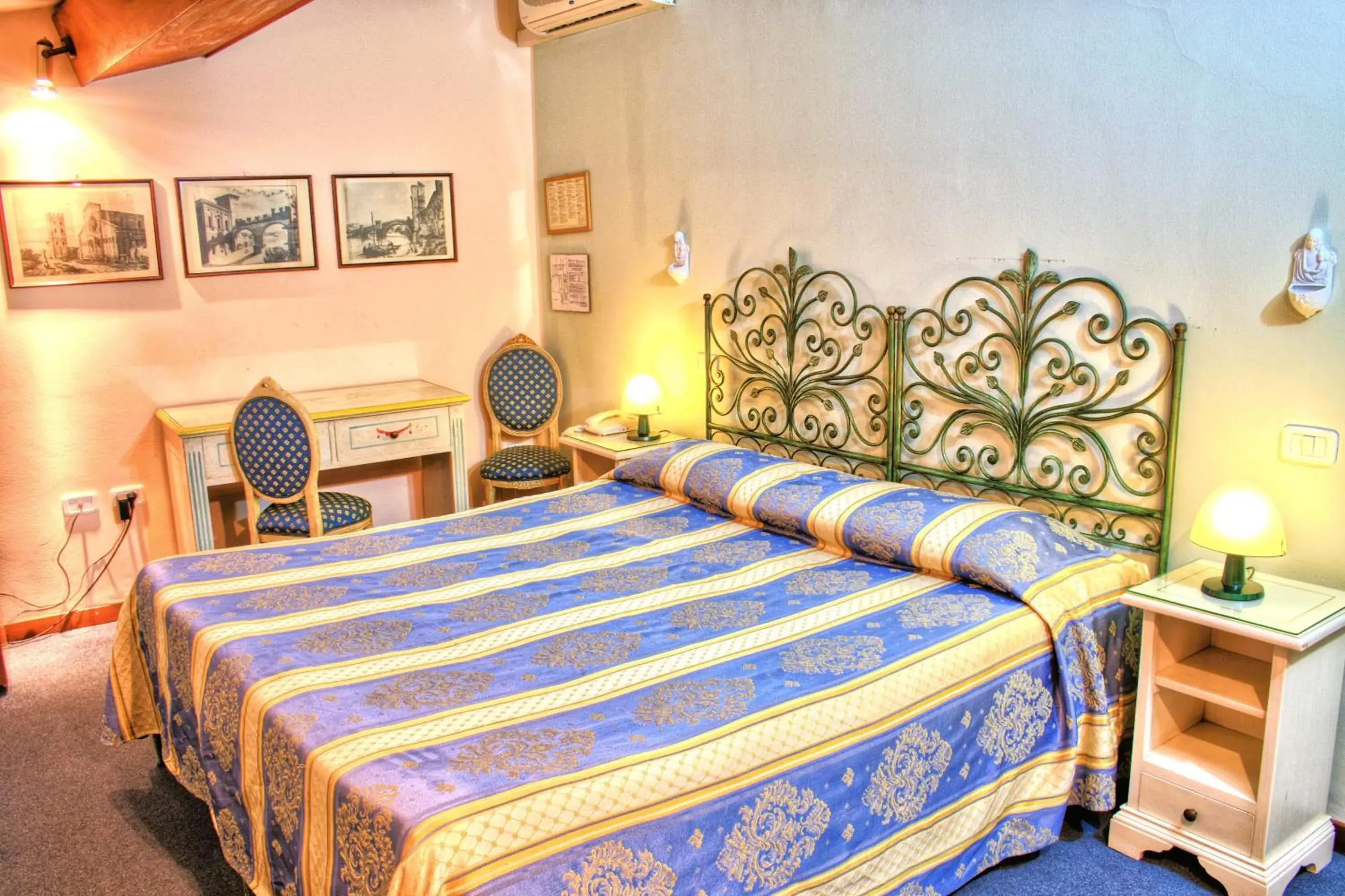 Double or Twin Room in Hotel Torcolo Double or Twin Room in Hotel Torcolo