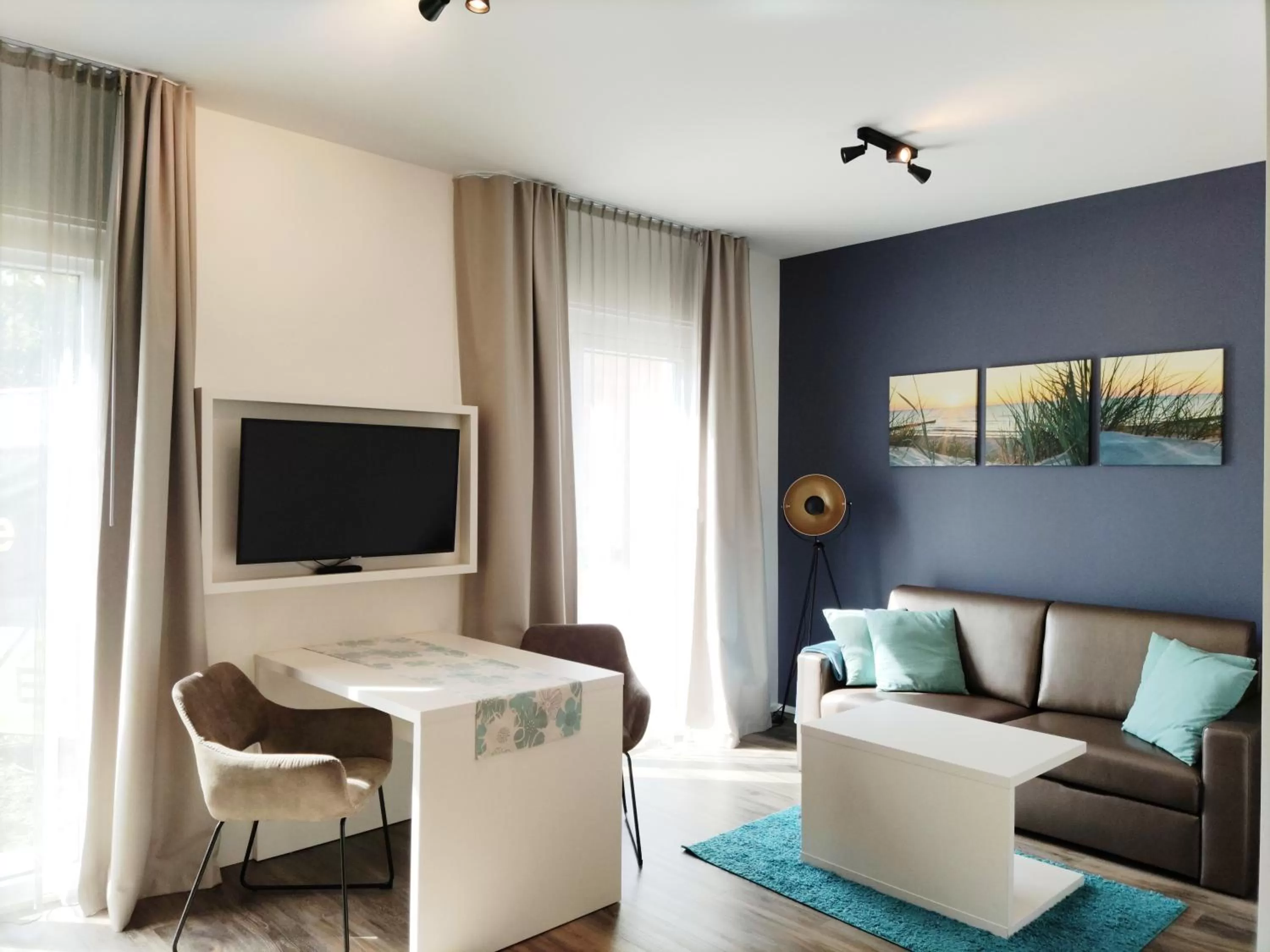 Seating area in Amper Art Hotel