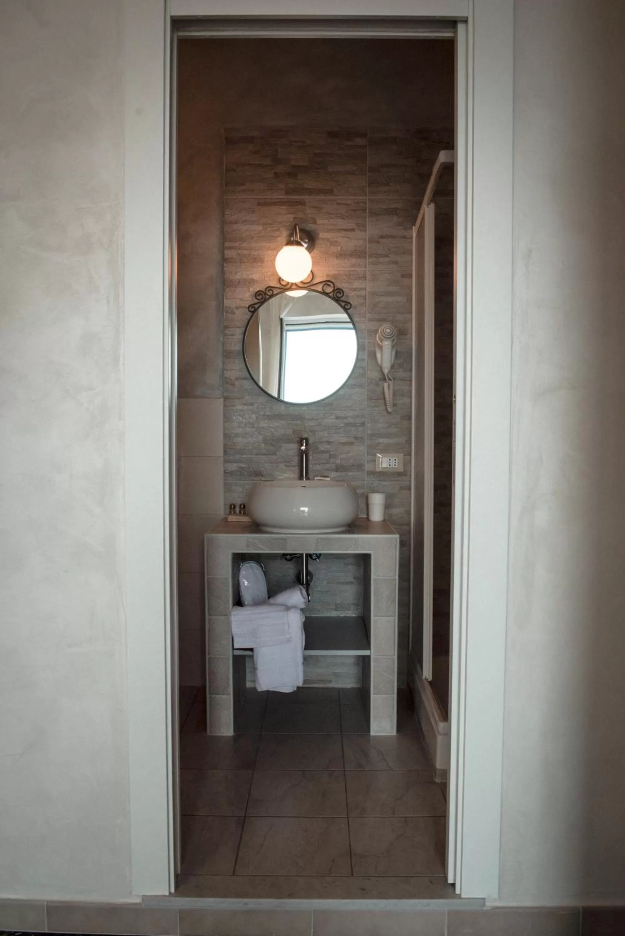 Toilet in La dimora di Caboto B&B